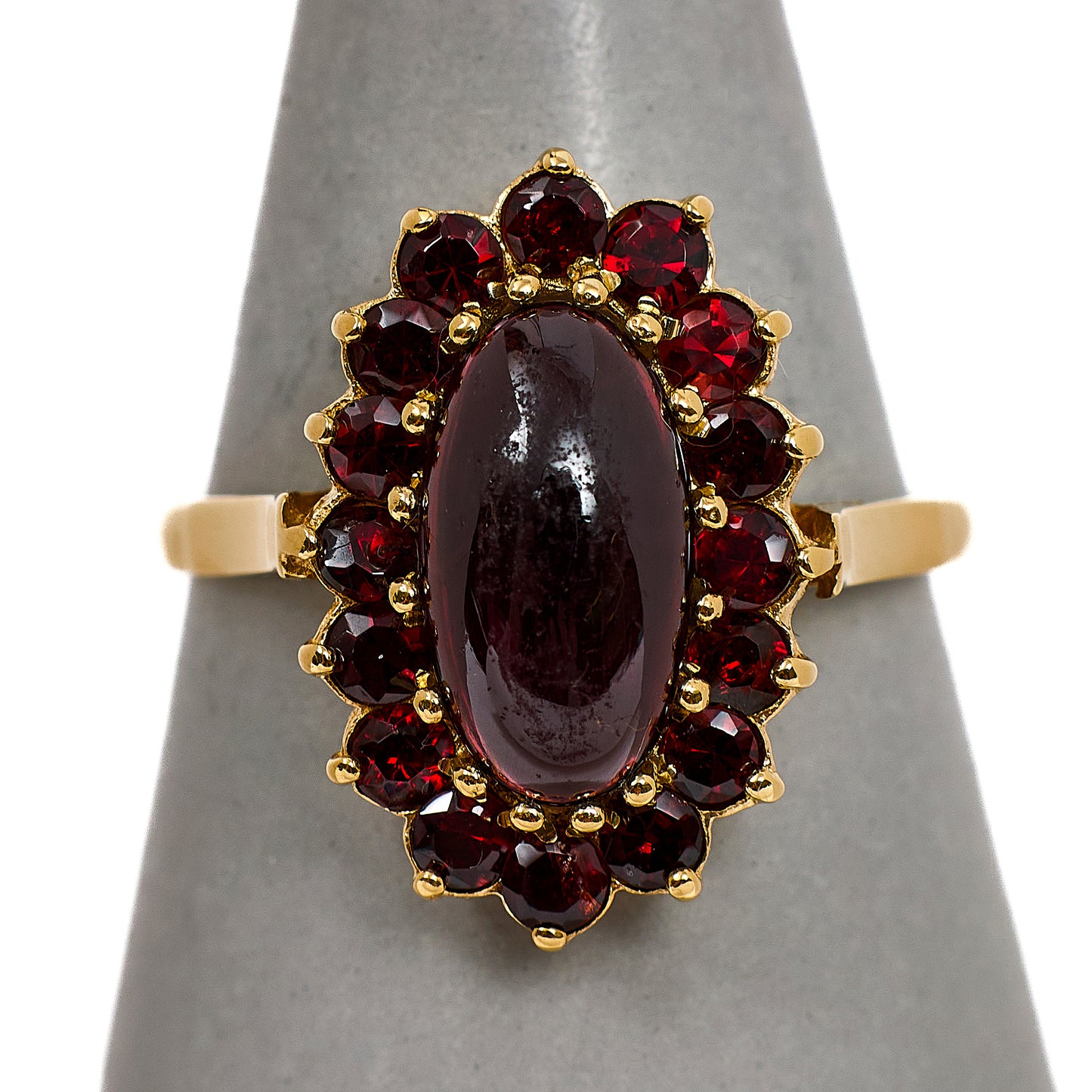 Pre-Owned 9ct Gold Oval Garnet Cluster Ring Size X