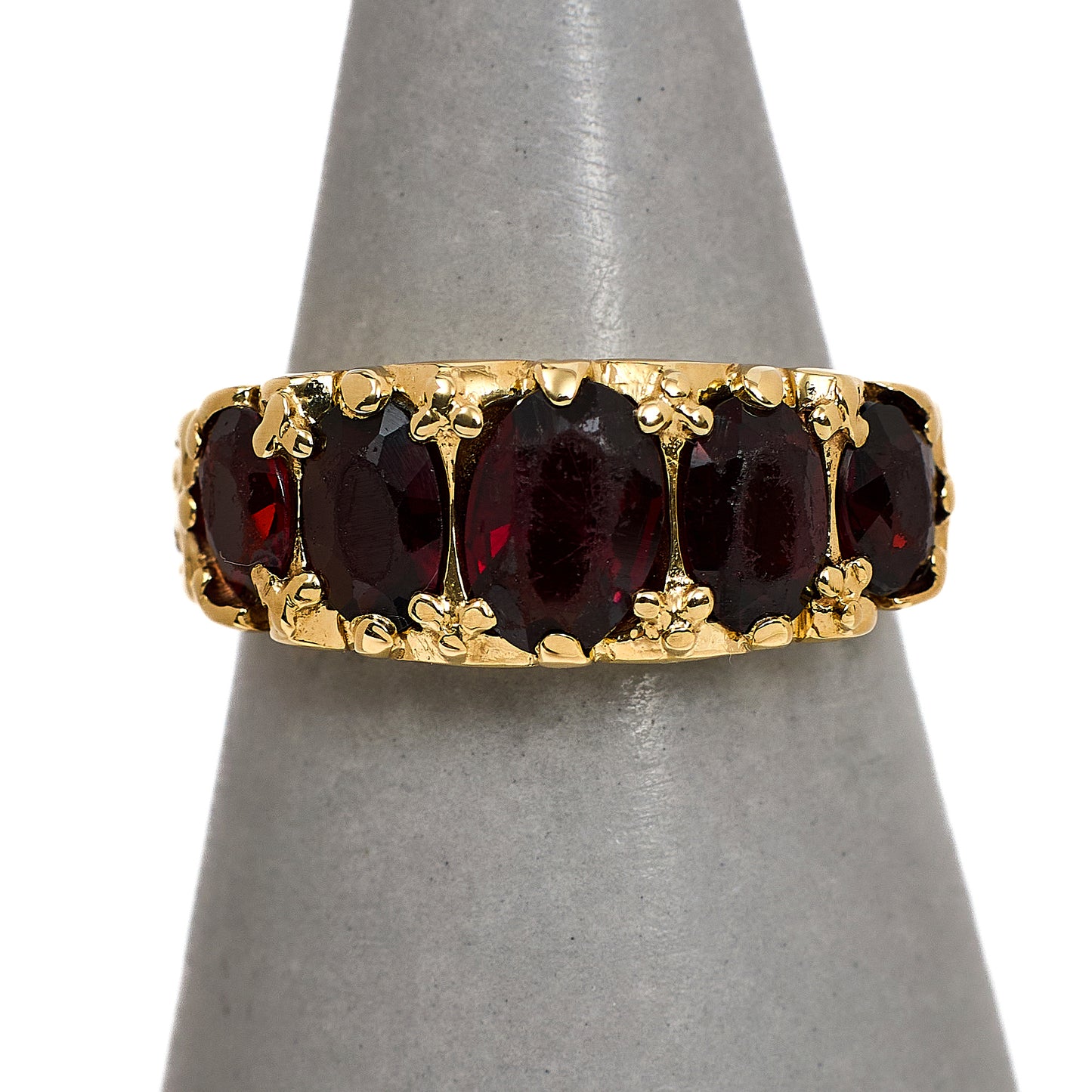 Pre-Owned 9ct Gold 5 Garnet Ring Size M.5