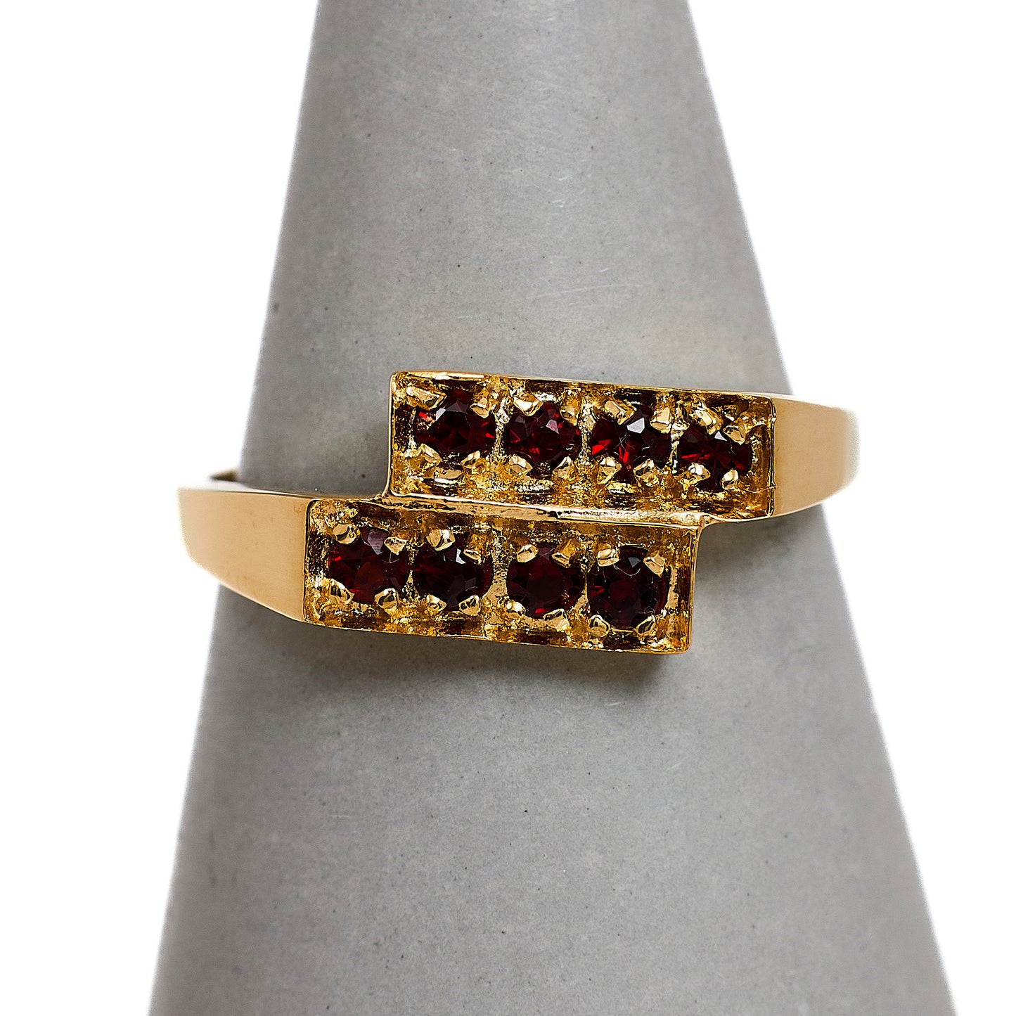 Pre-Owned 9ct Gold 8 Garnet Dress Ring Size P