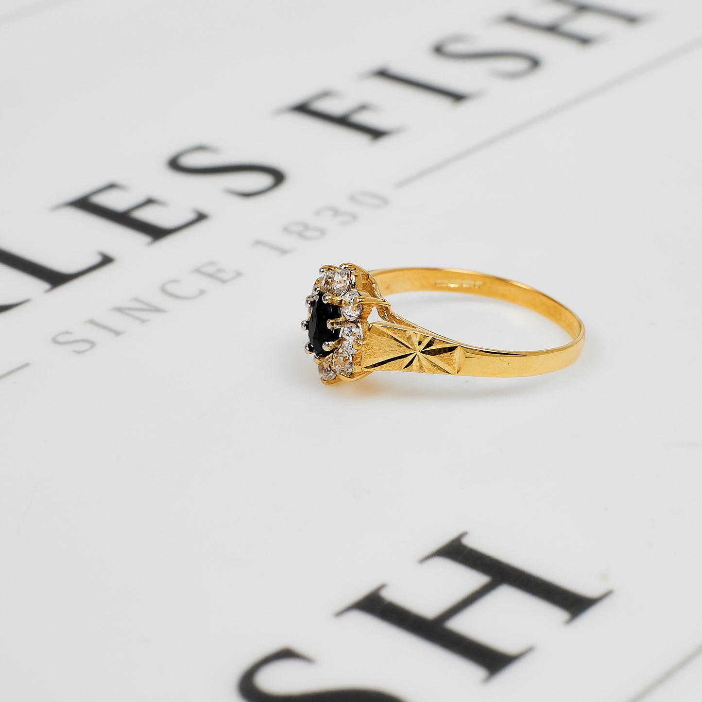 Pre-Owned 9ct Gold Oval Sapphire & CZ Cluster Ring Size P