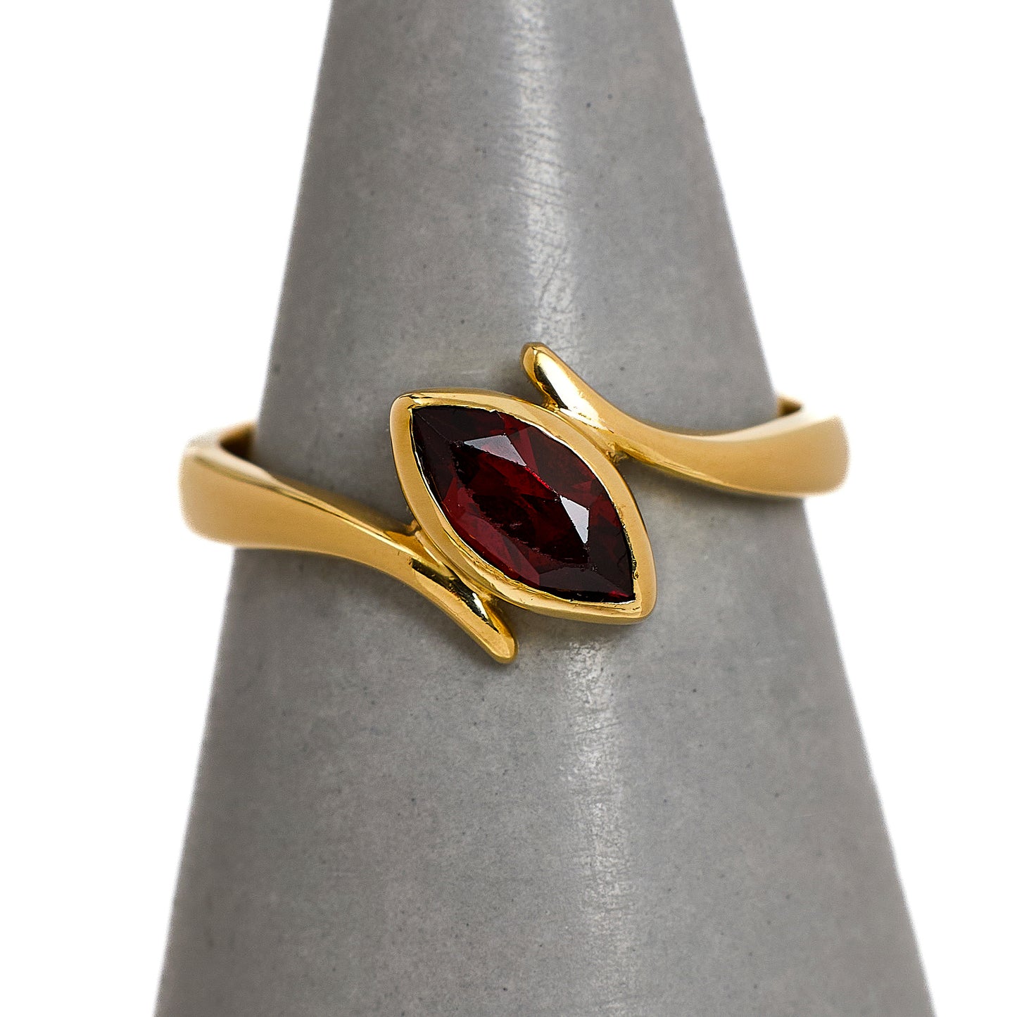 Pre-Owned 9ct Gold Marquise Cut Garnet Ring Size M