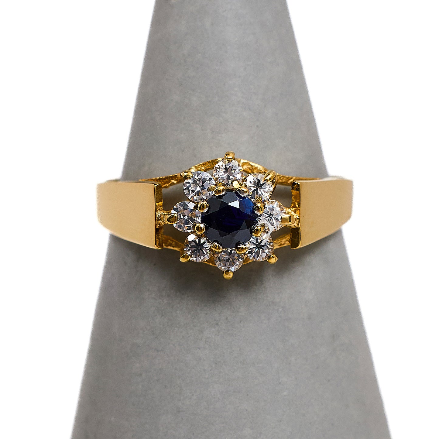 Pre-Owned 9ct Gold Round Sapphire & CZ Cluster Ring Size K.5