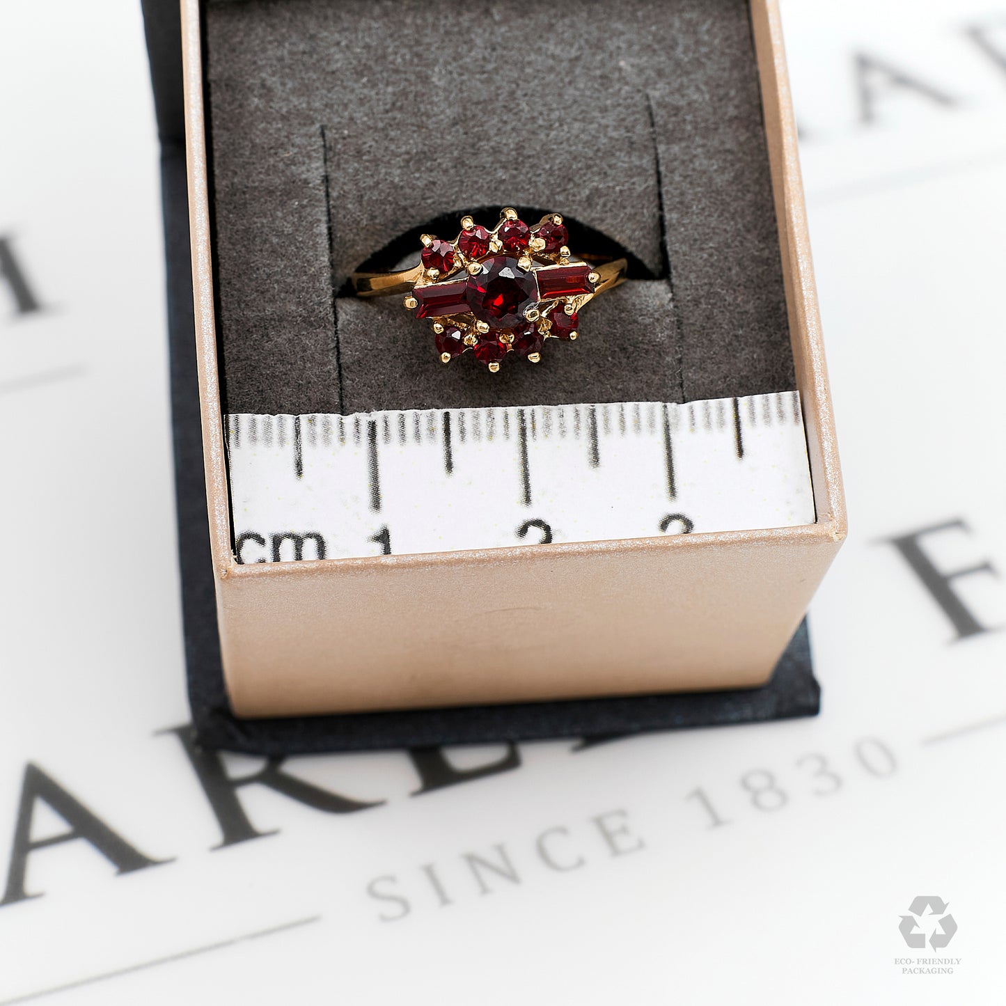 Pre-Owned 9ct Gold Garnet Cluster Ring Size N