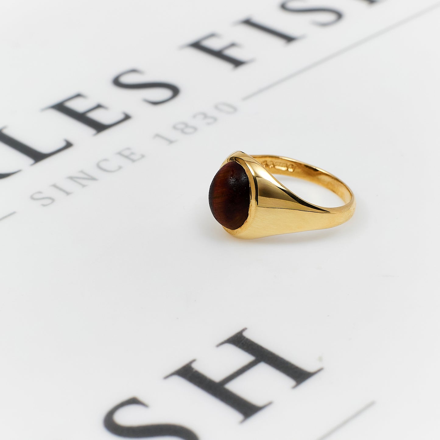 Pre-Owned 9ct Gold Oval Cabochon Tigers Eye Ring Size N.5