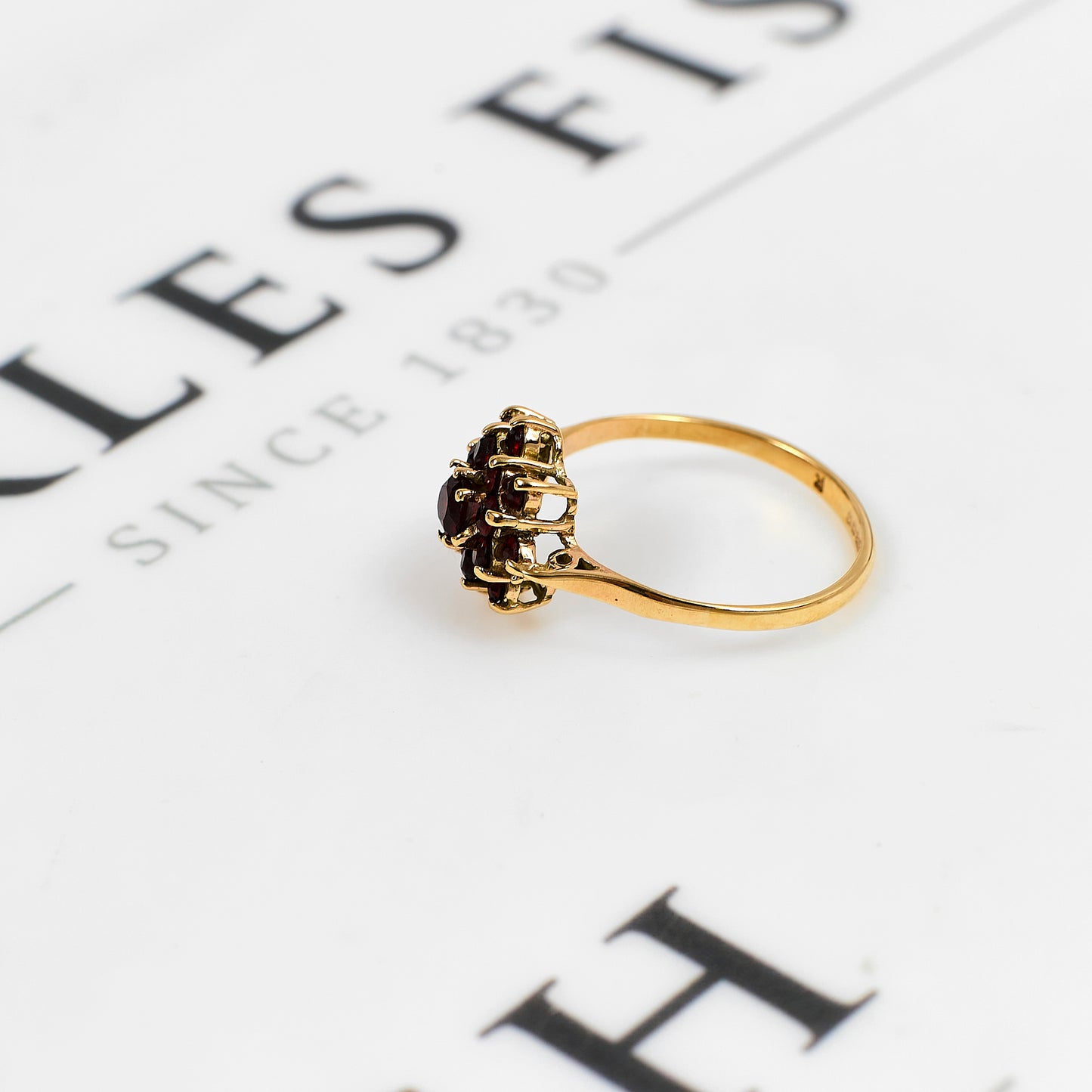 Pre-Owned 9ct Gold Garnet Cluster Ring Size Q.5