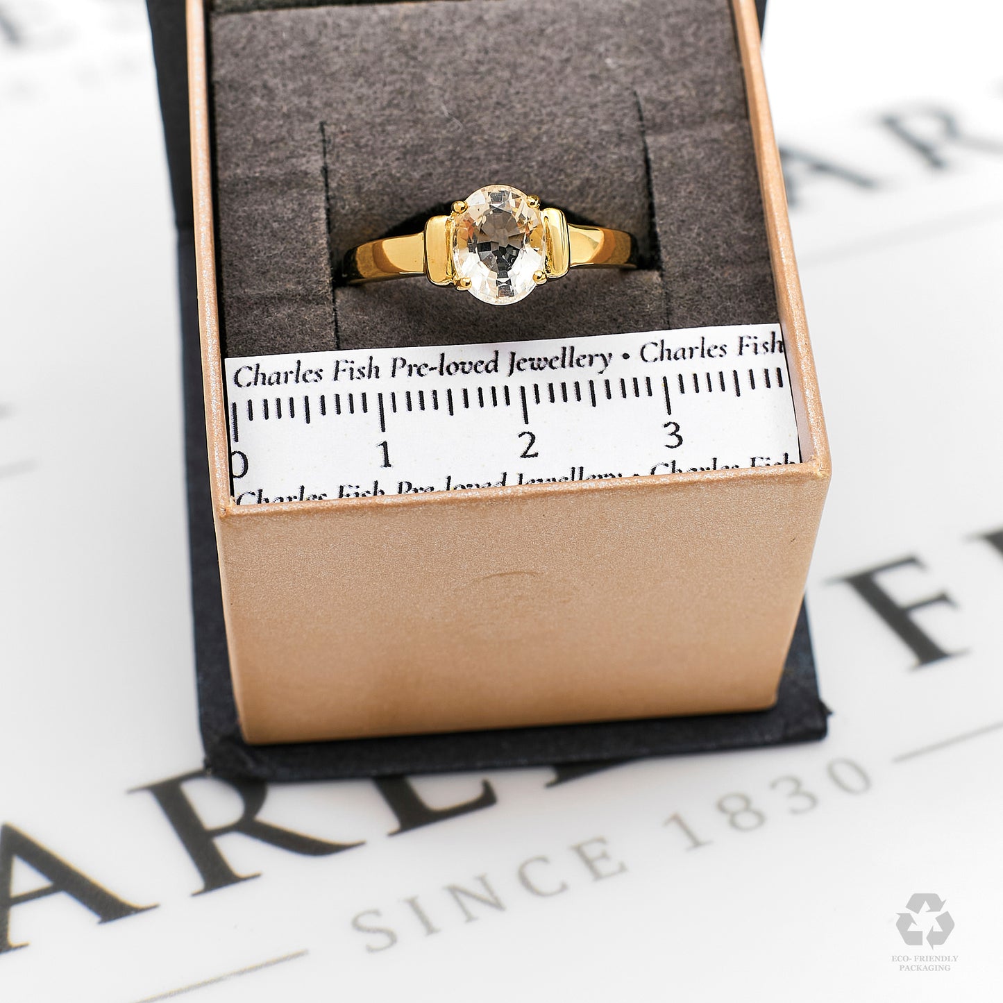 Pre-Owned 9ct Gold Oval Quartz Ring Size R