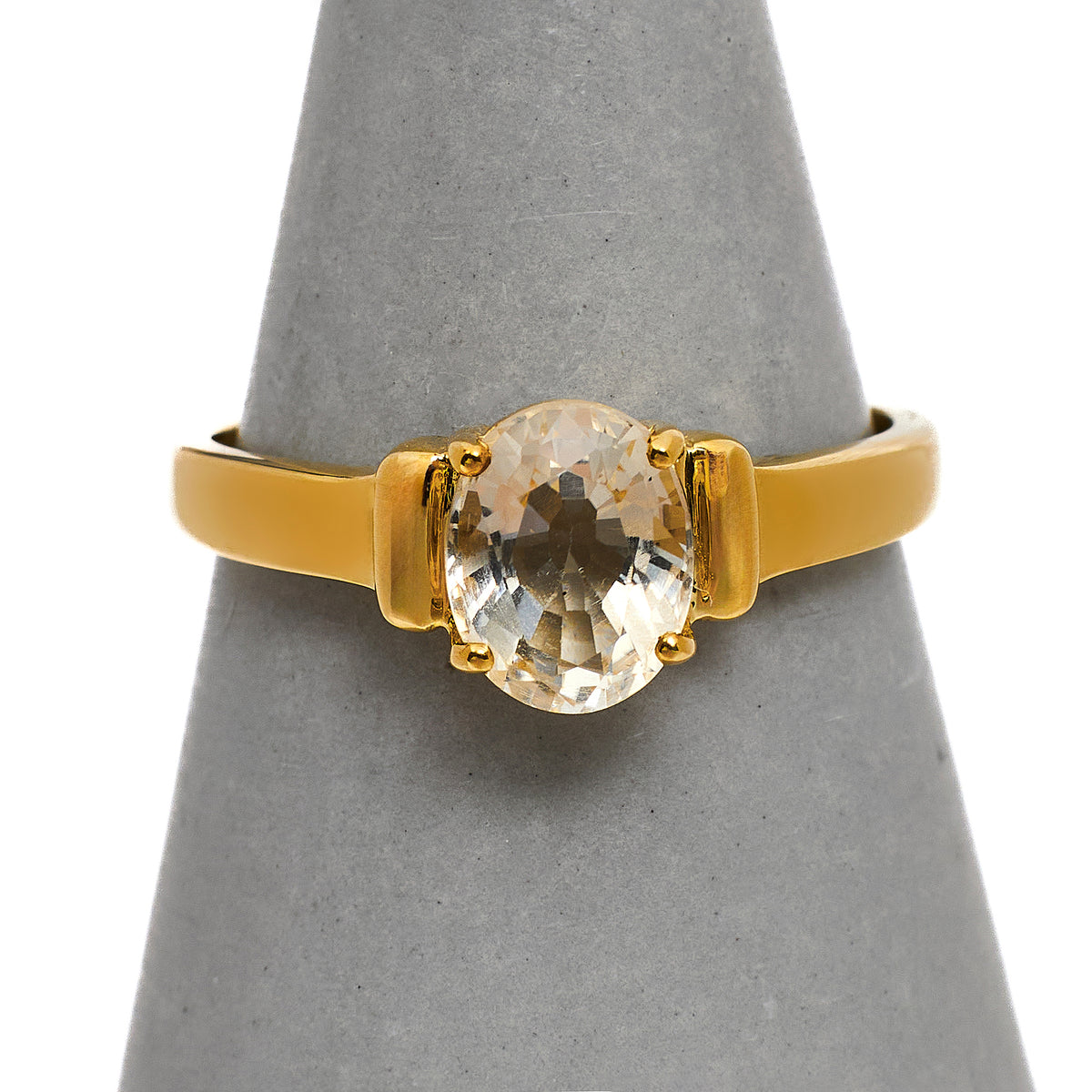 Pre-Owned 9ct Gold Oval Quartz Ring Size R