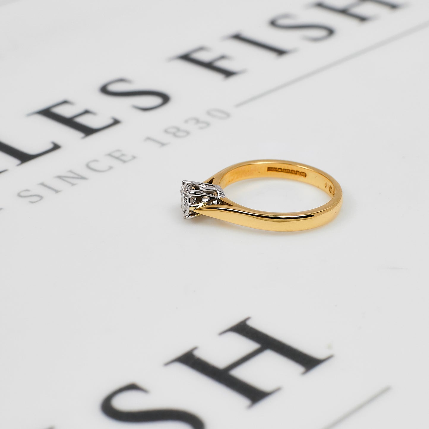 Pre-Owned 9ct Gold Illusion Set Diamond Ring Size J.5