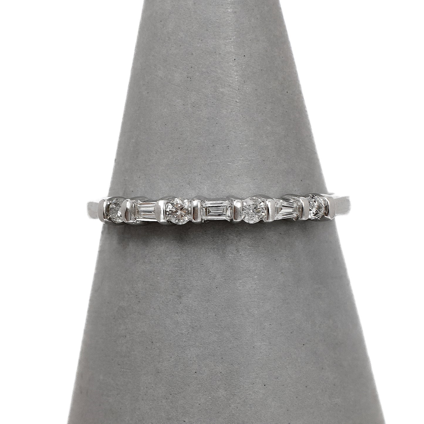 Pre-Owned 9ct Gold Brilliant & Baguette Diamond Ring