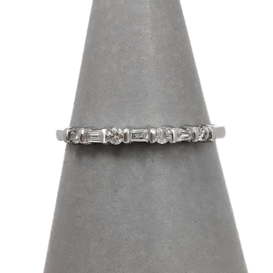 Pre-Owned 9ct Gold Brilliant & Baguette Diamond Ring