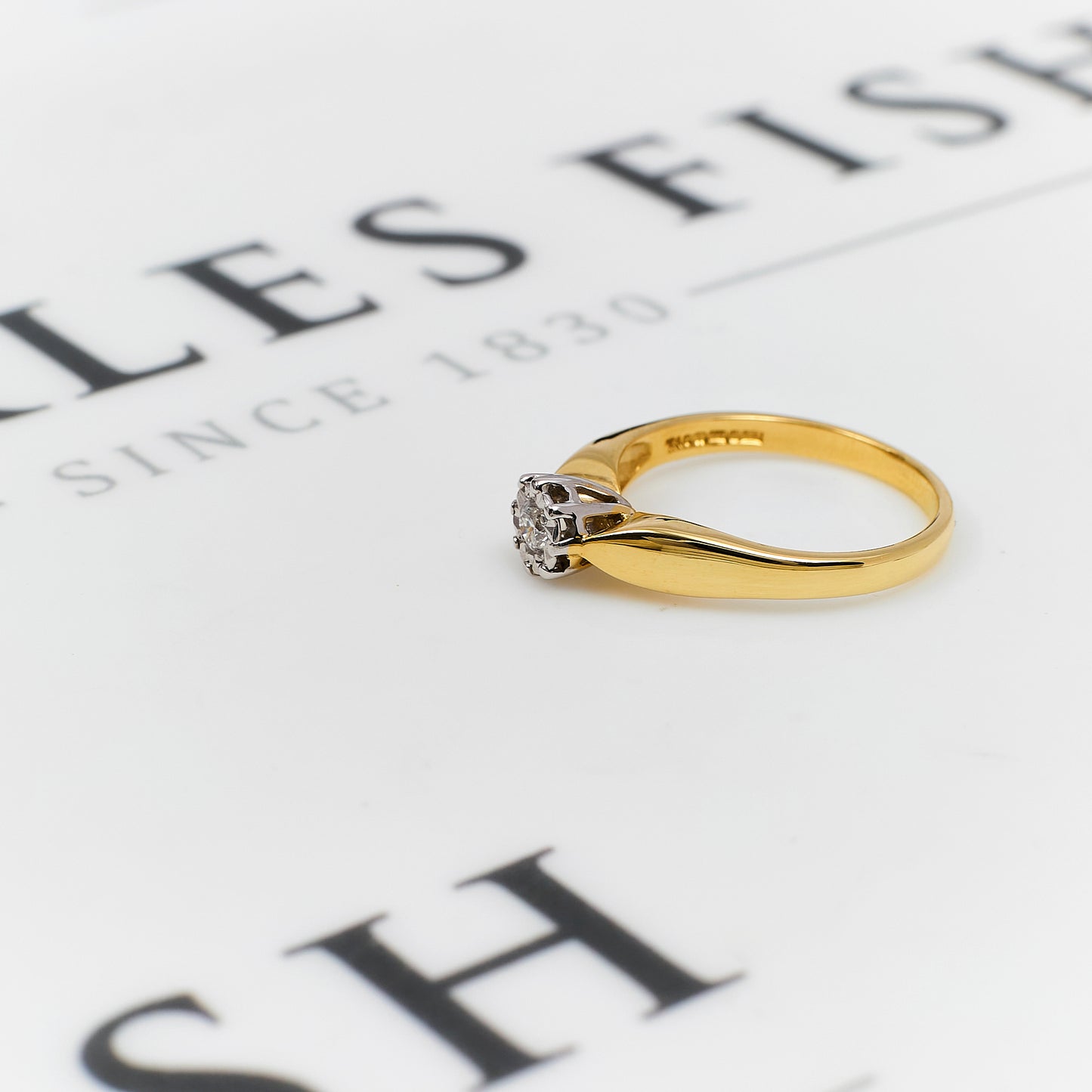 Pre-Owned 9ct Gold Illusion Set Diamond Ring Size M