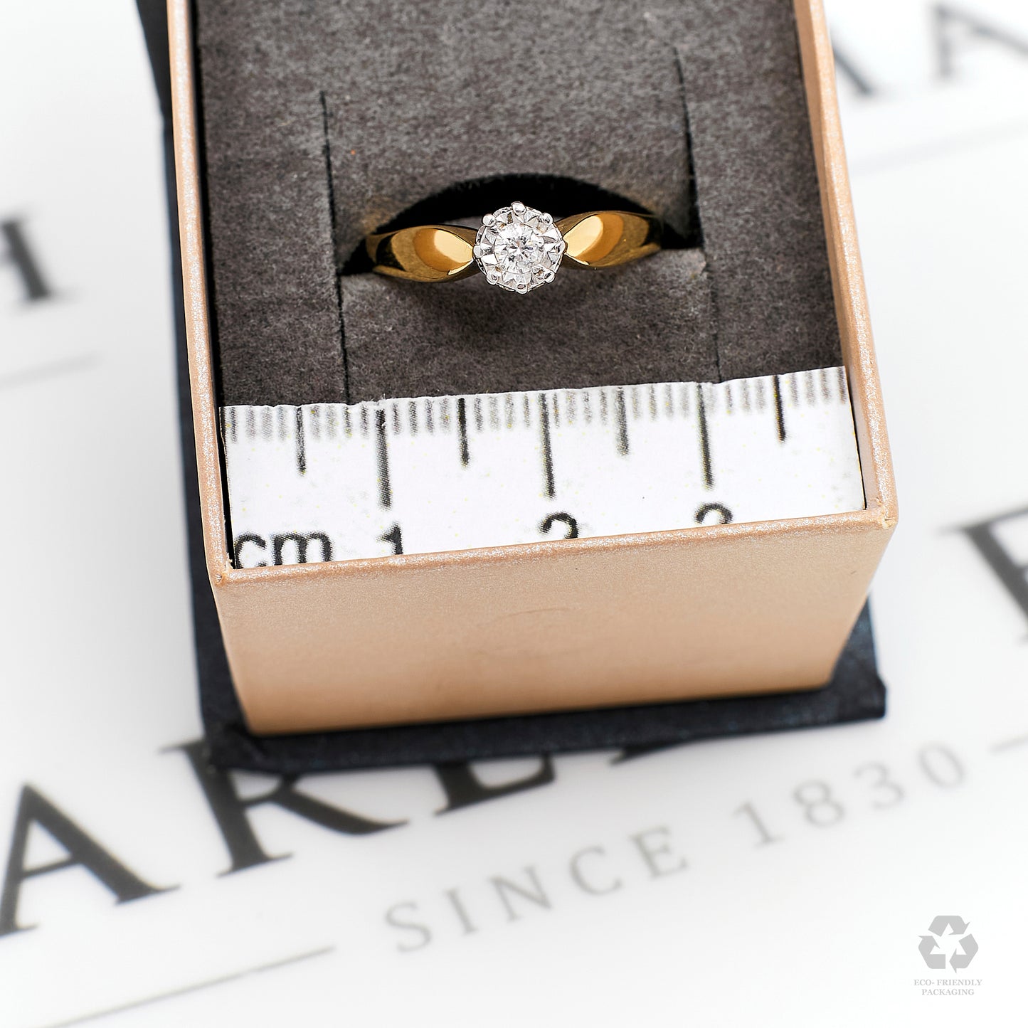 Pre-Owned 9ct Gold Illusion Set Diamond Ring Size M
