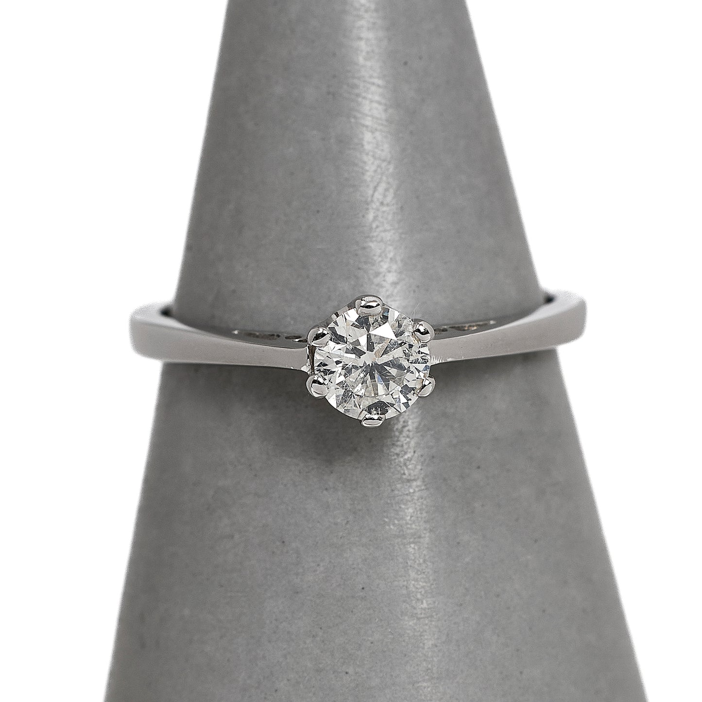 Pre-Owned 9ct White Gold Diamond Solitaire Ring Size M