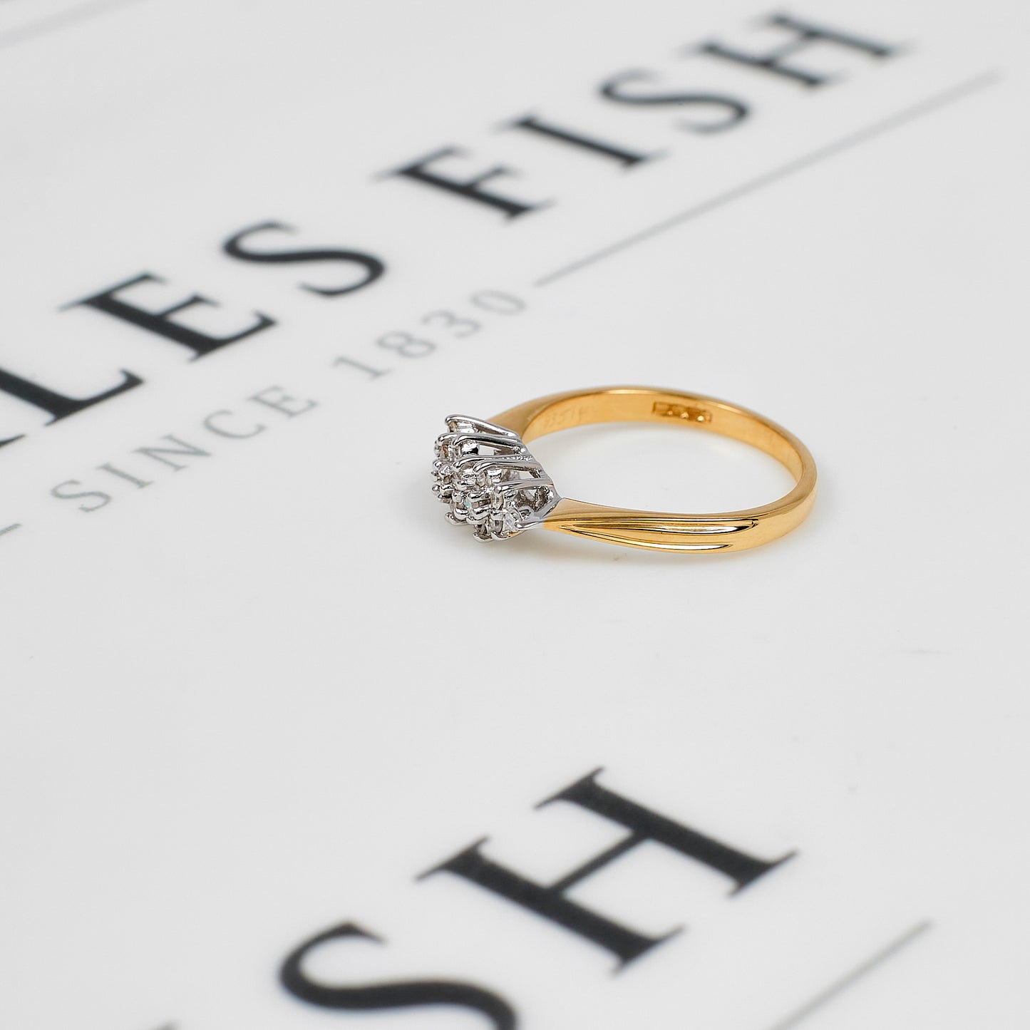 Pre-Owned 9ct Gold 19 Diamond Cluster Ring Size O