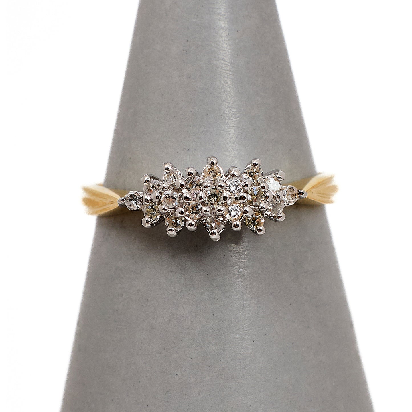 Pre-Owned 9ct Gold 19 Diamond Cluster Ring Size O
