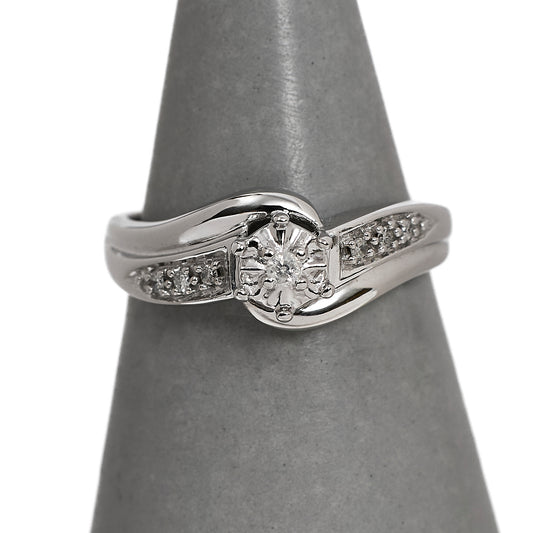 Pre-Owned 9ct White Gold Illusion Set Diamond Ring Size M
