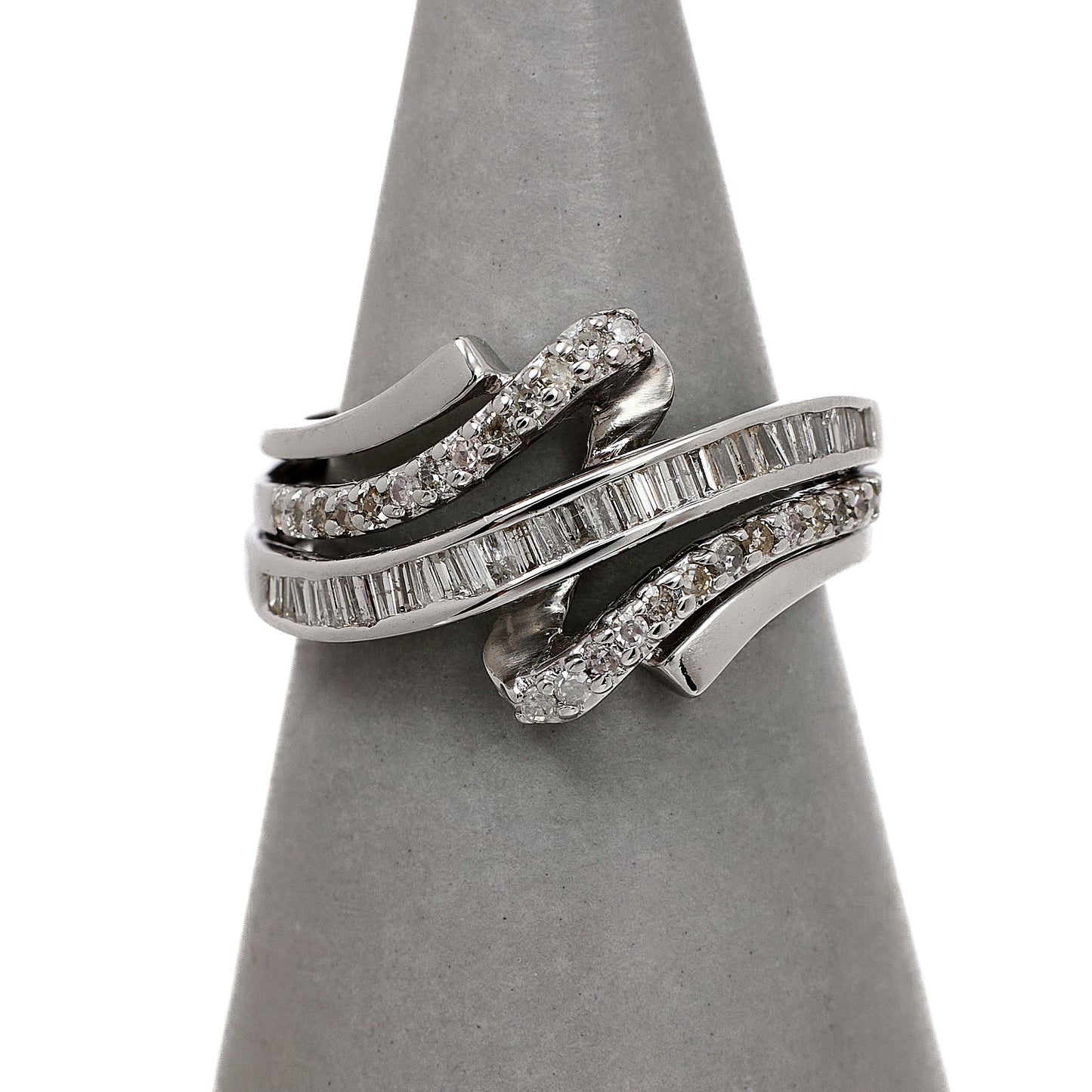 Pre-Owned 9ct White Gold Diamond Crossover Ring Size L.5