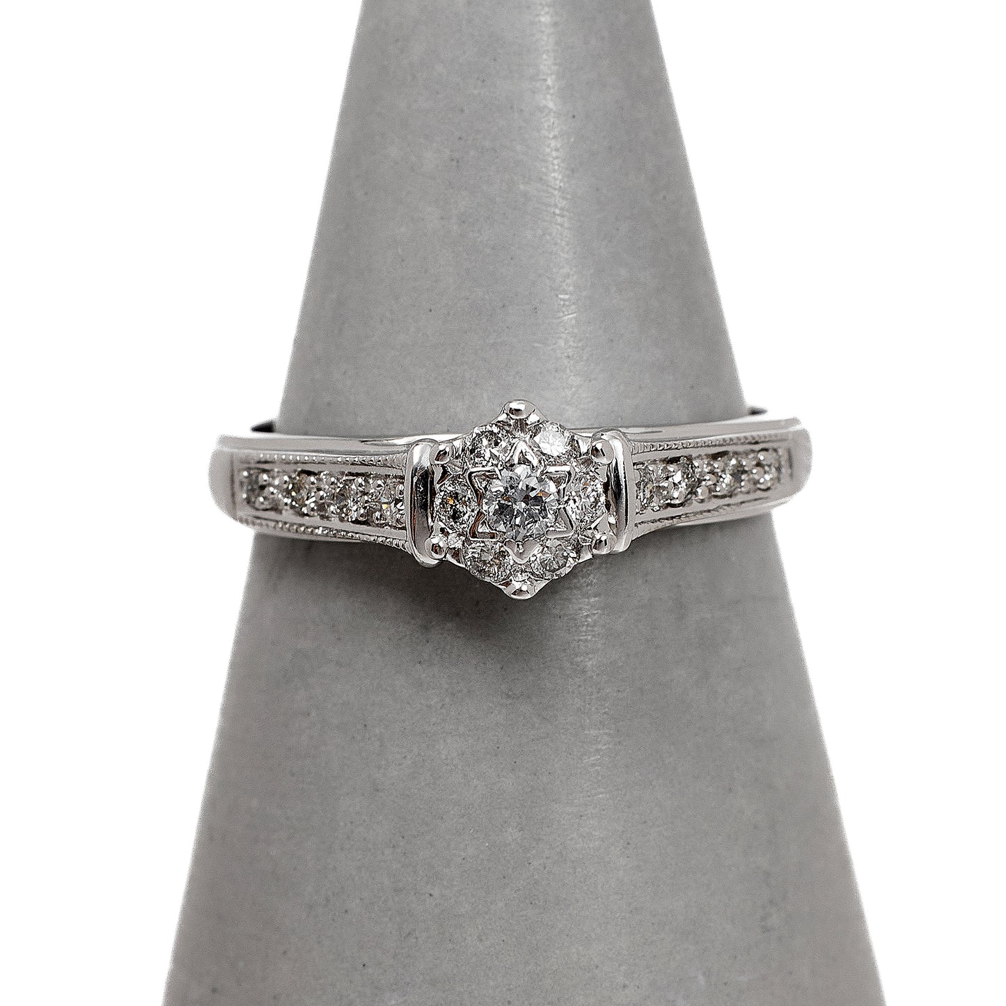 Pre-Owned 9ct White Gold Cluster Ring Size N