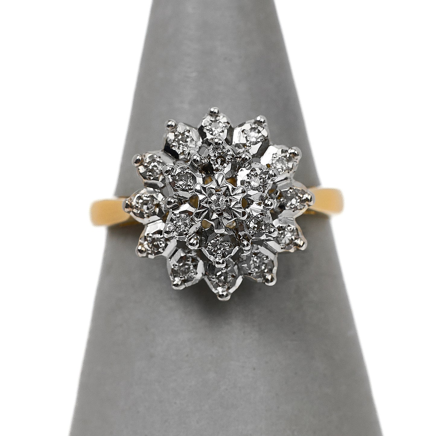 Pre-Owned 9ct Gold Illusion Set Diamond Cluster Ring Size M