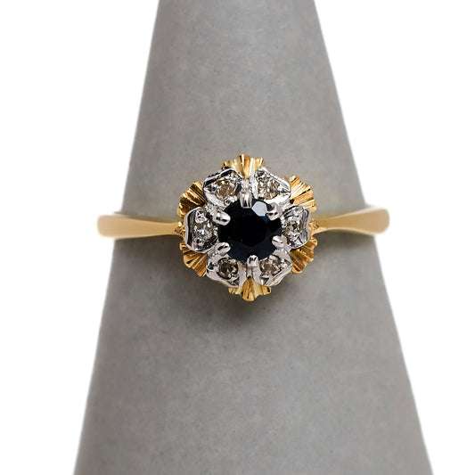 Pre-Owned 9ct Gold Sapphire & Diamond Cluster Ring Size M.5