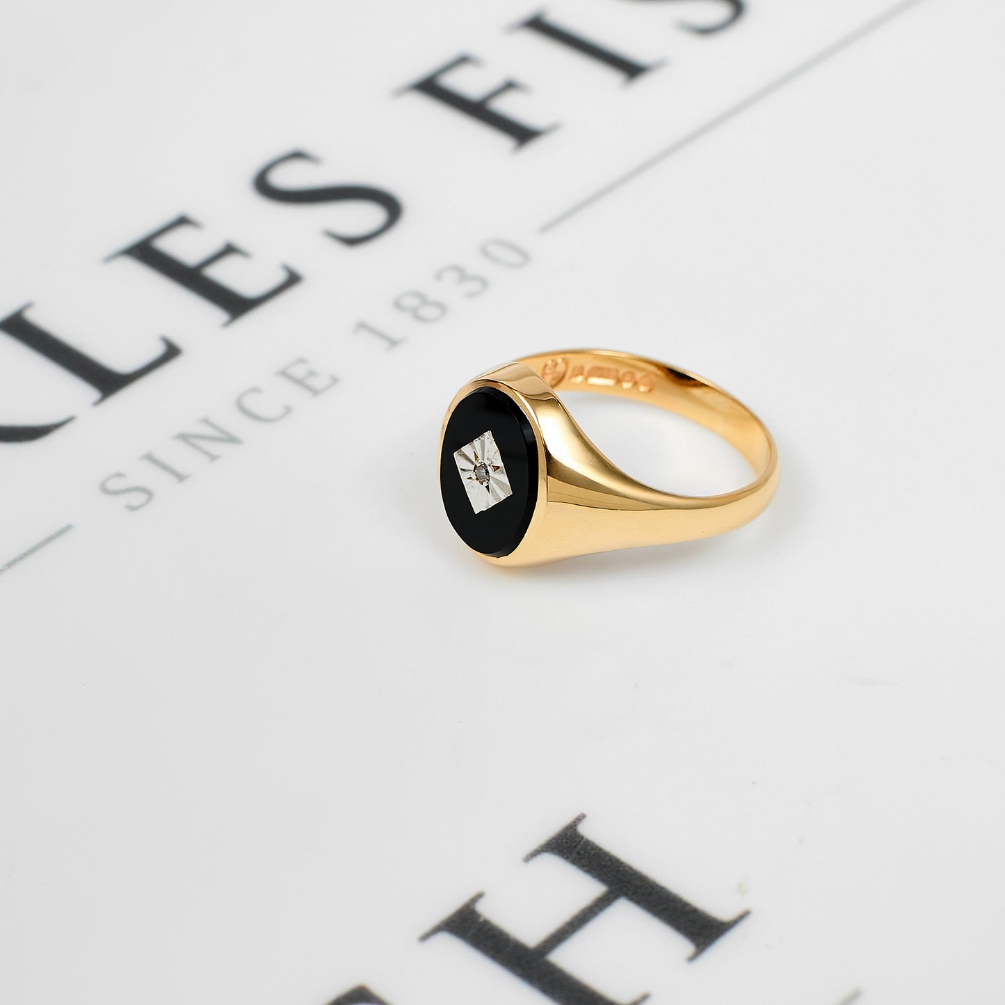 Pre-Owned 9ct Gold Oval Onyx & Diamond Signet Ring Size T