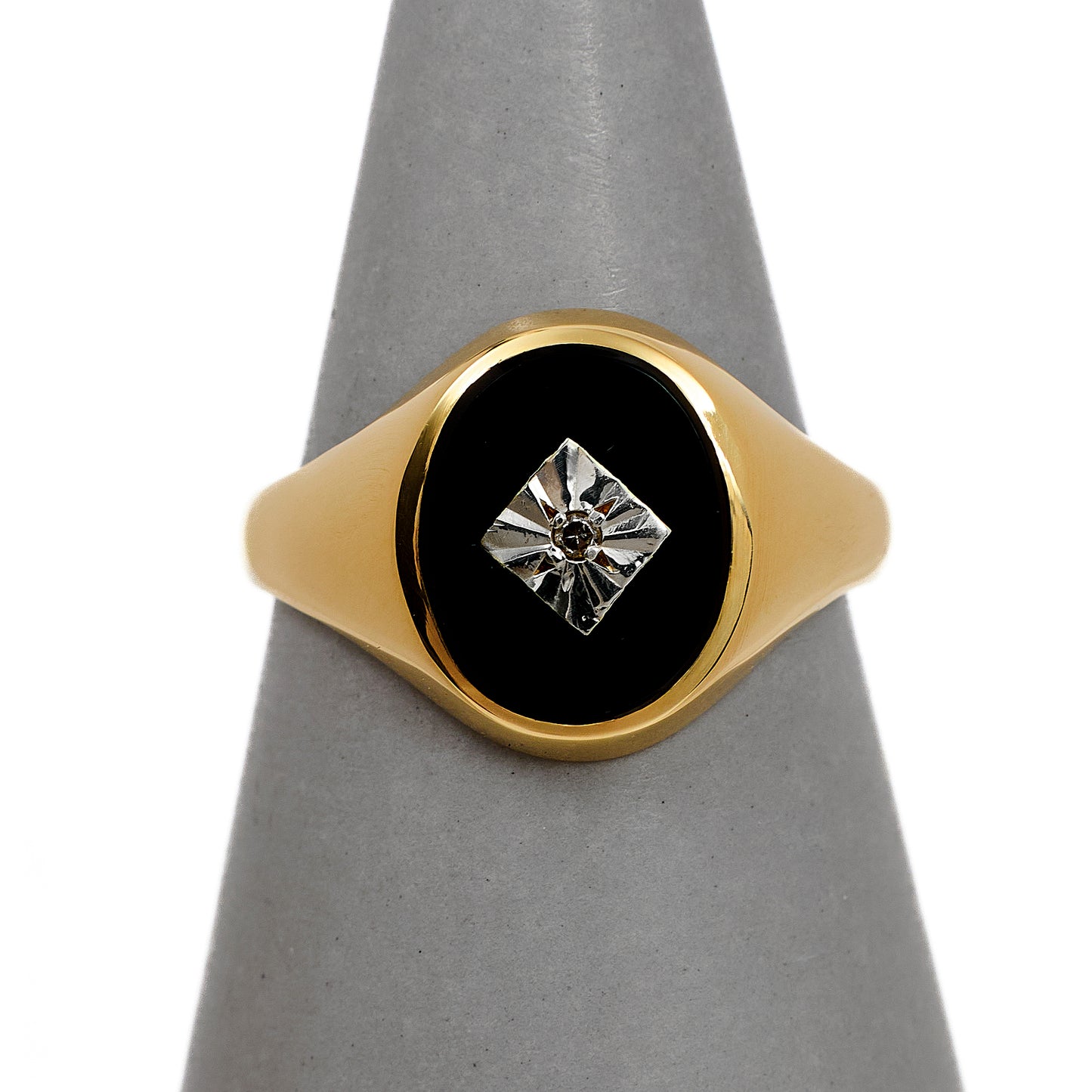 Pre-Owned 9ct Gold Oval Onyx & Diamond Signet Ring Size T