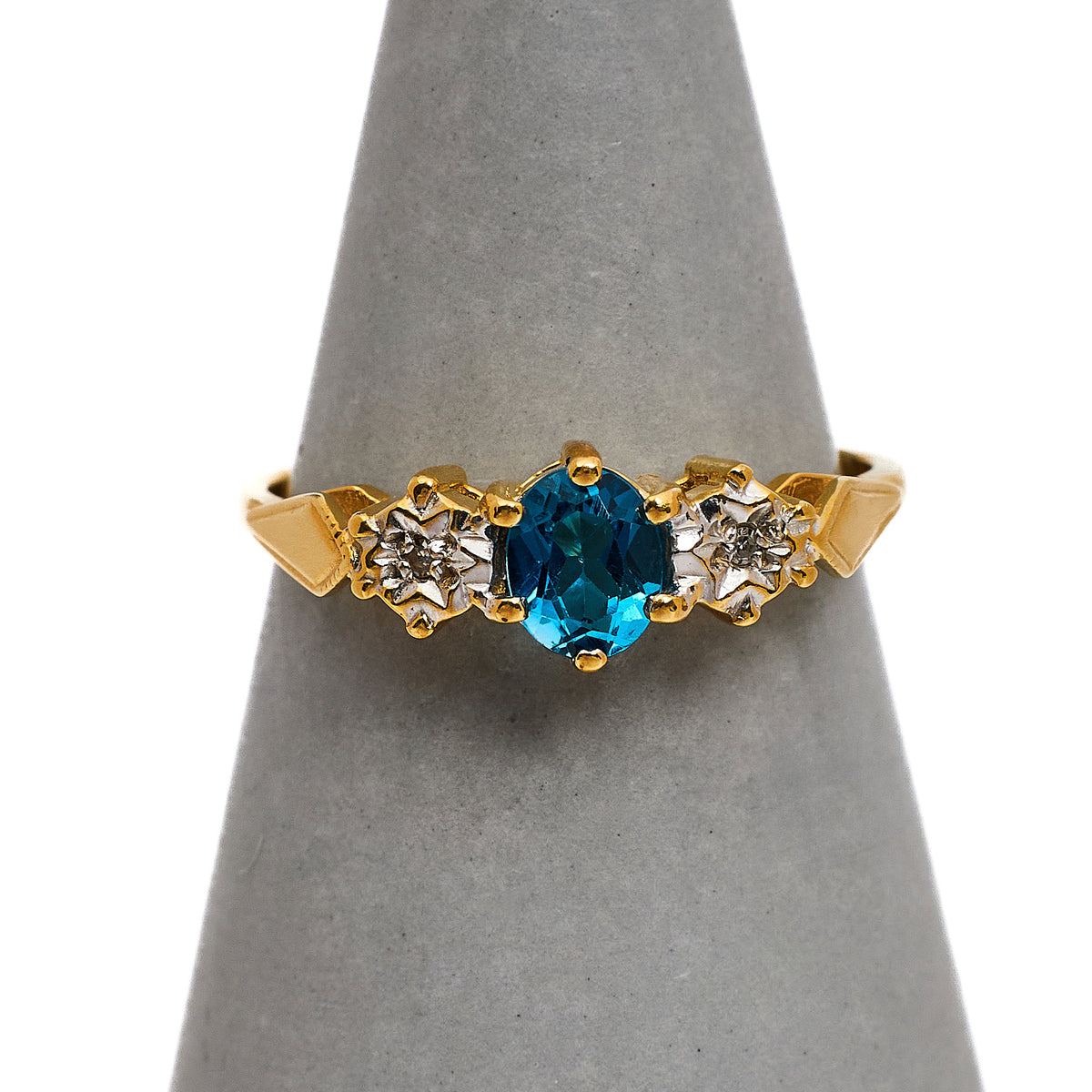 Pre-Owned 9ct Gold Oval Topaz & 2 Diamond Ring Size K