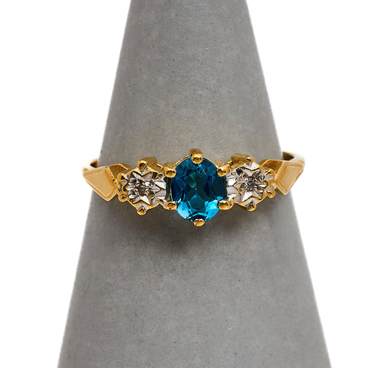 Pre-Owned 9ct Gold Oval Topaz & 2 Diamond Ring Size K