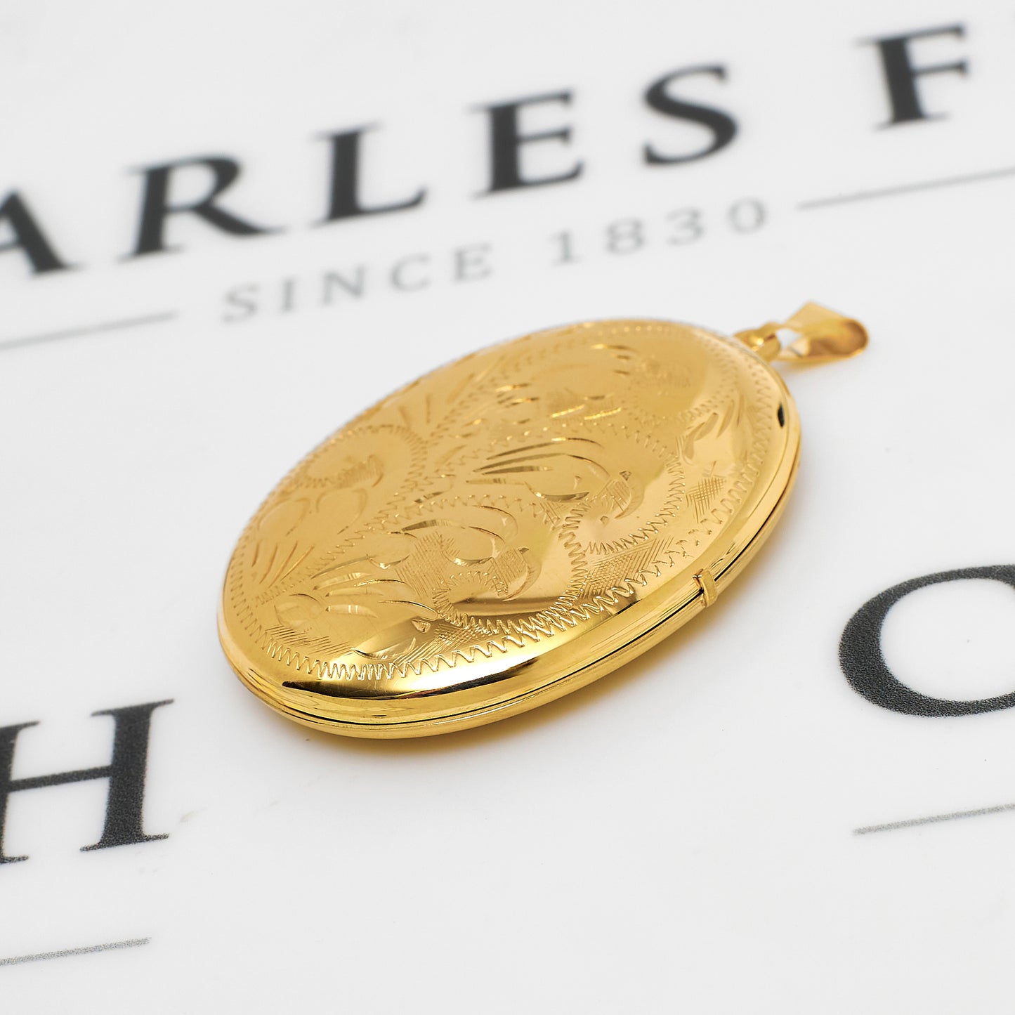 Pre-Owned 9ct Gold Oval Locket Large
