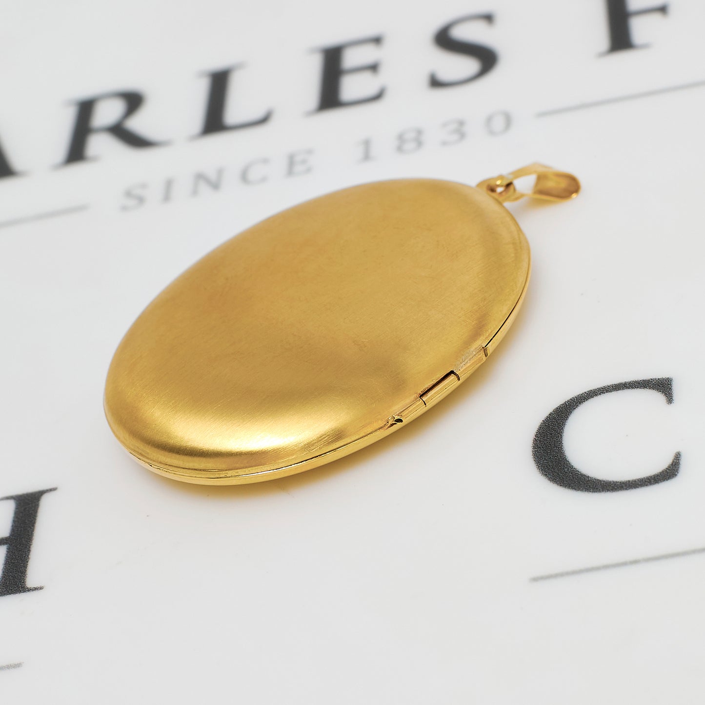 Pre-Owned 9ct Gold Oval Locket Large