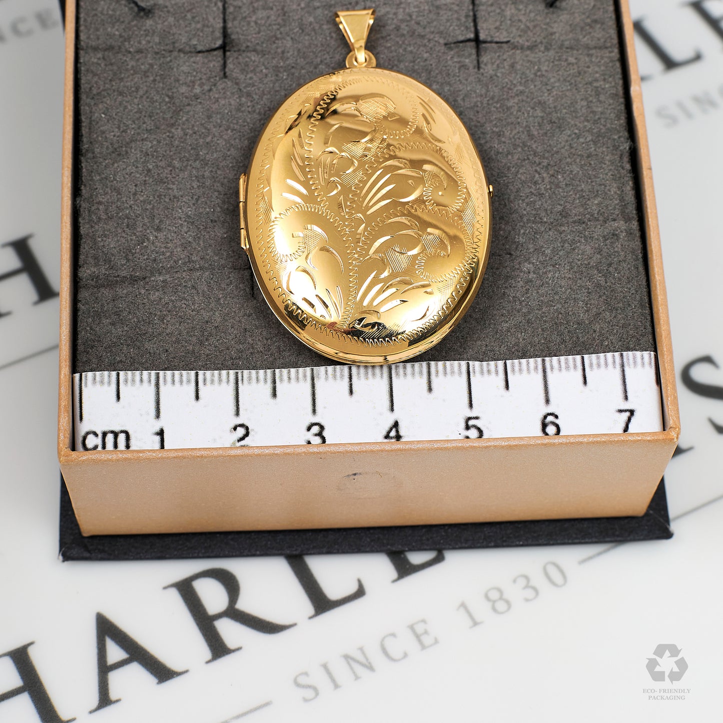 Pre-Owned 9ct Gold Oval Locket Large