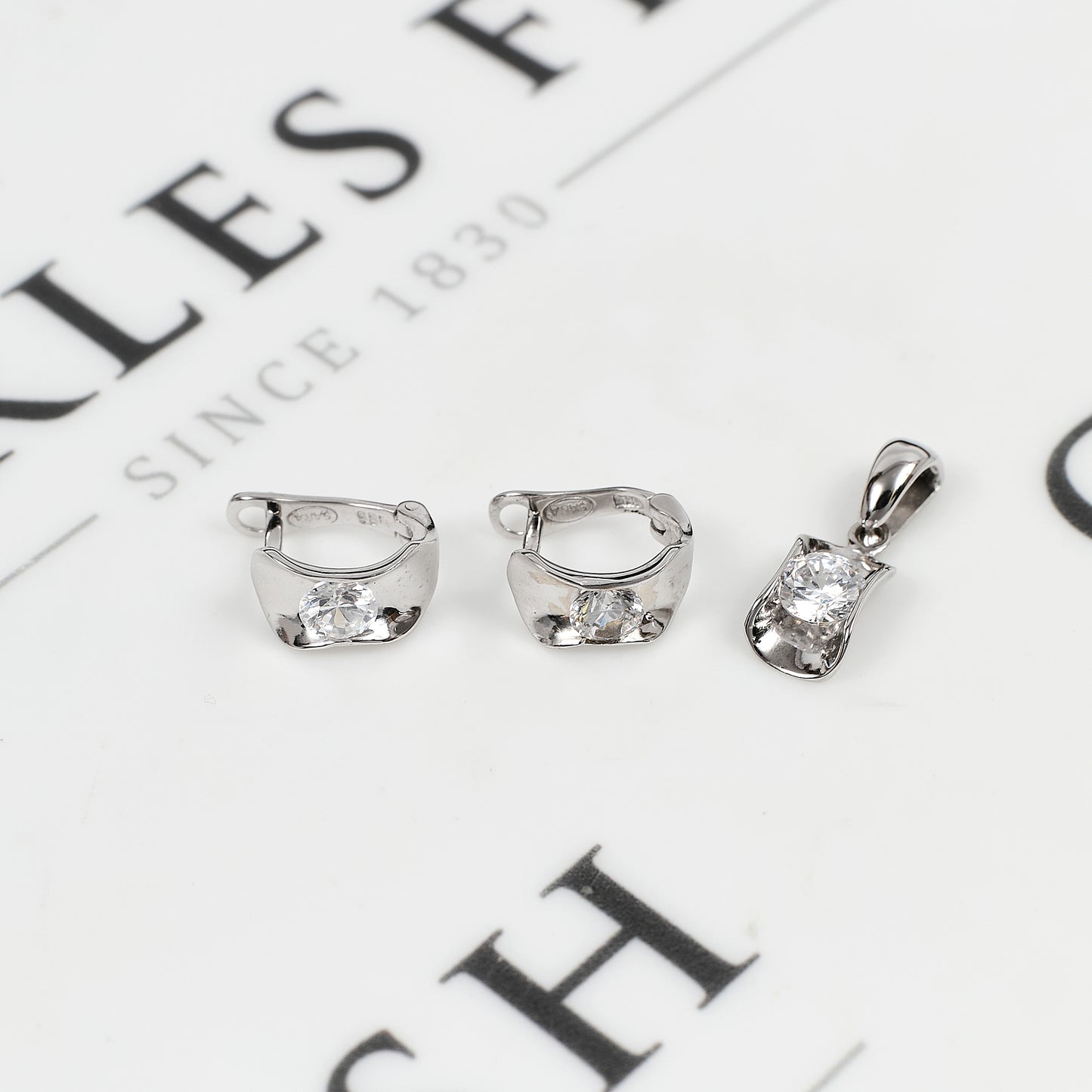 Pre-Owned 14ct White Gold CZ Jewellery SET