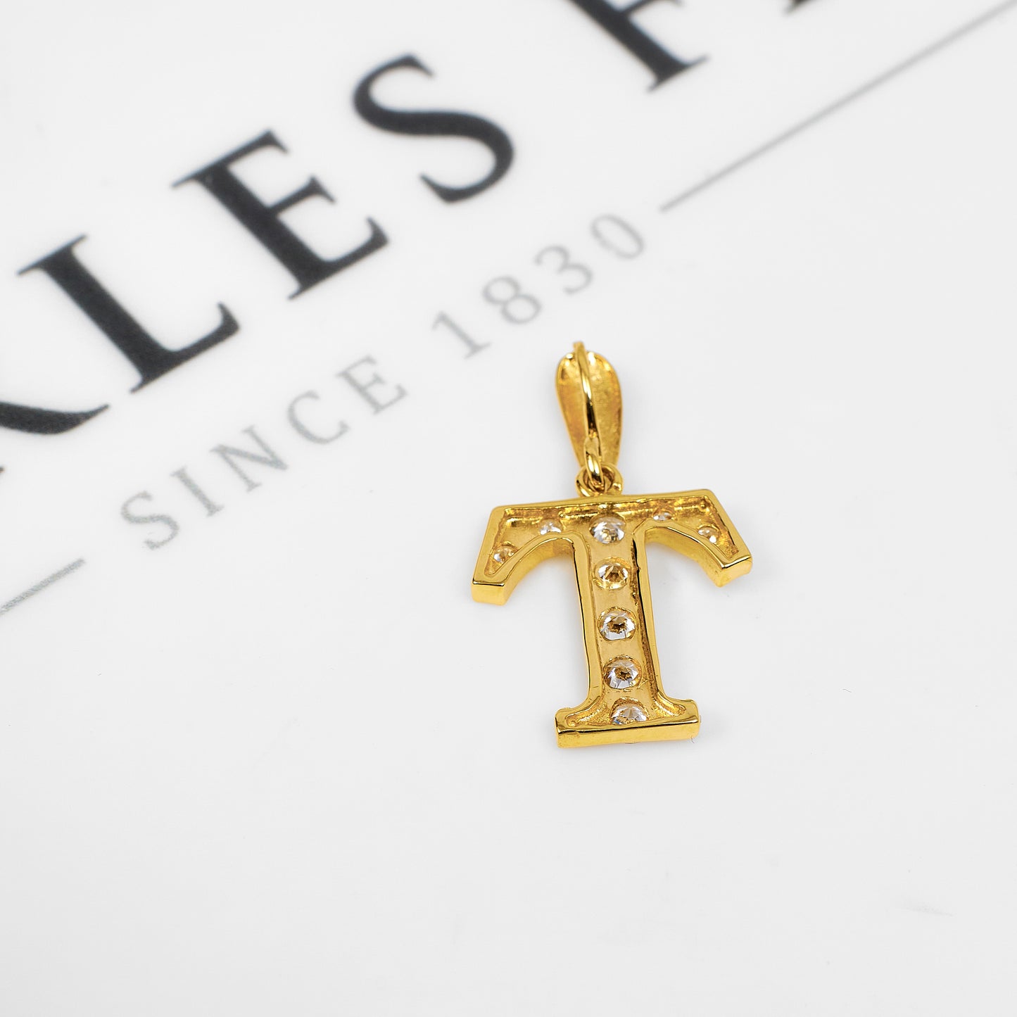 Pre-Owned 9ct Gold CZ Letter T Initial Pendant