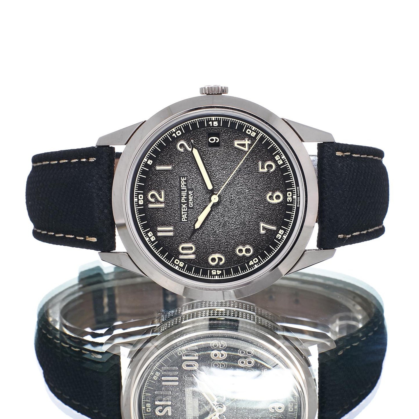 Pre-Owned Patek Philippe Calatrava 5226G-001