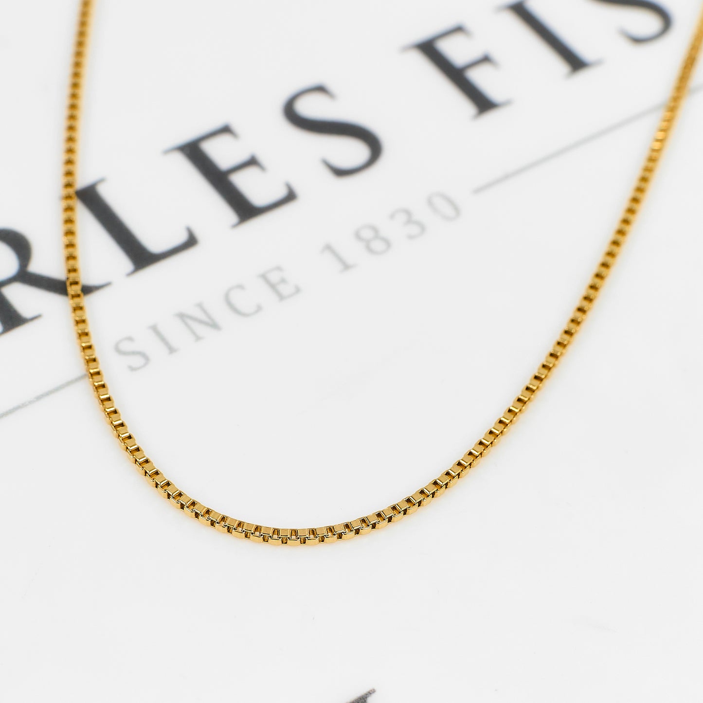Pre-Owned 9ct Gold Box Link Chain Necklace 28 Inch