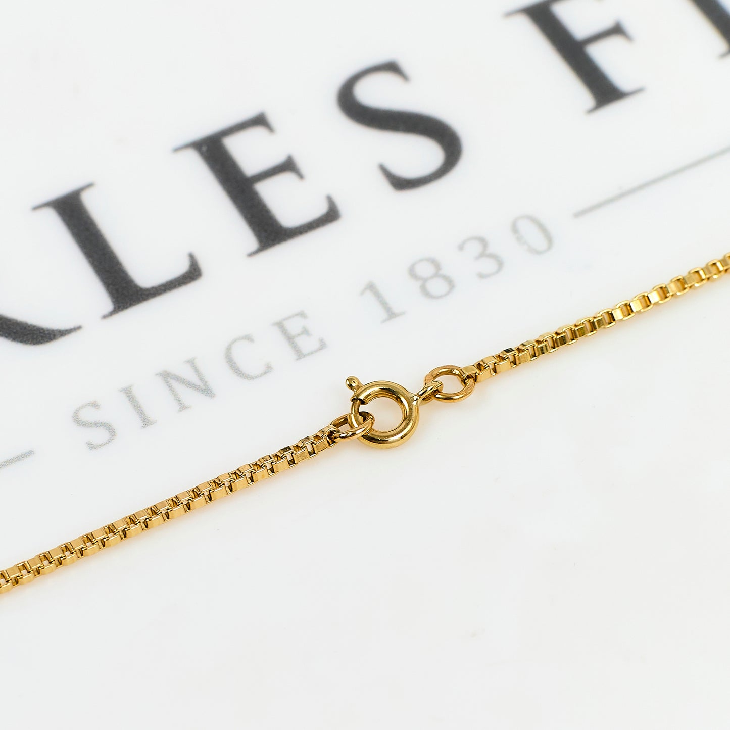 Pre-Owned 9ct Gold Box Link Chain Necklace 28 Inch