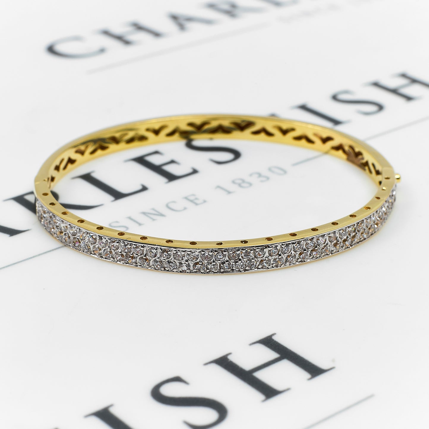 Pre-Owned 9ct Gold CZ Hinged Bangle