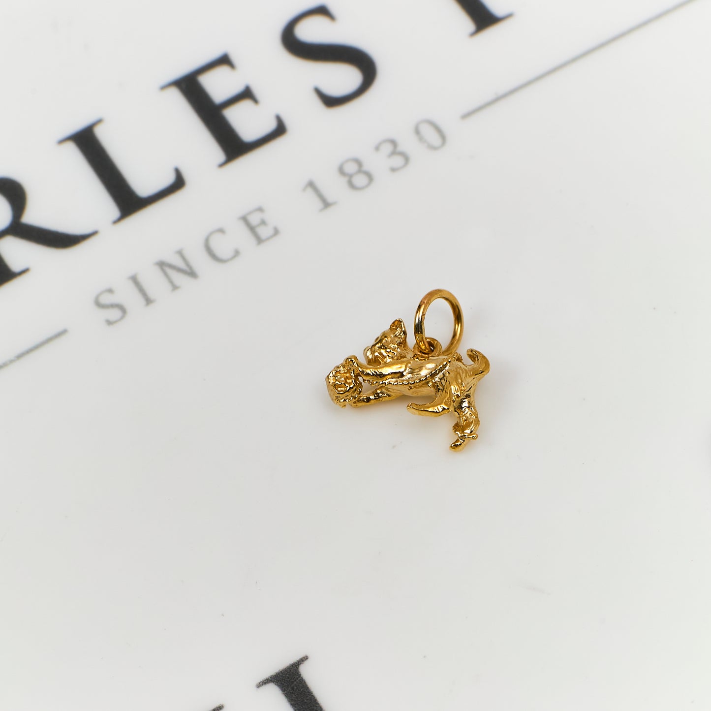 Pre-Owned 9ct Gold Cat & Ball Of Wool Charm