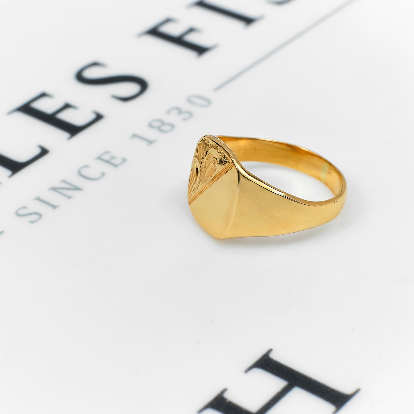 Pre-Owned 9ct Gold Half Pattern Signet Ring Size R