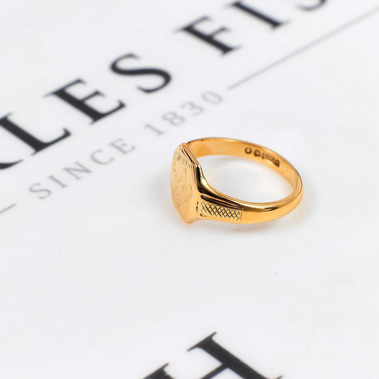 Pre-Owned 9ct Gold Masonic Square & Compass Signet Ring