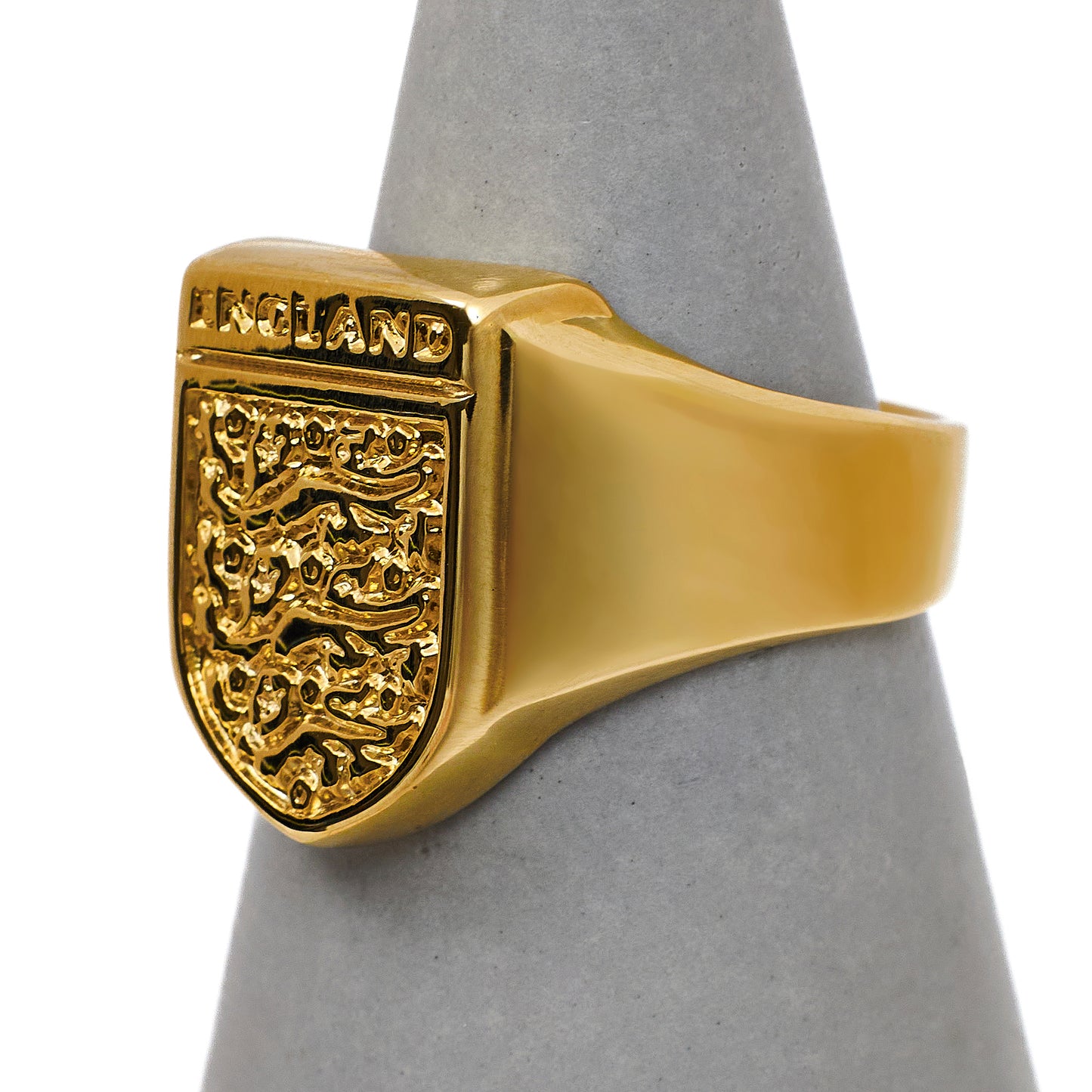 Pre-Owned 9ct Gold 3 Lions England Shield Signet Ring Size O