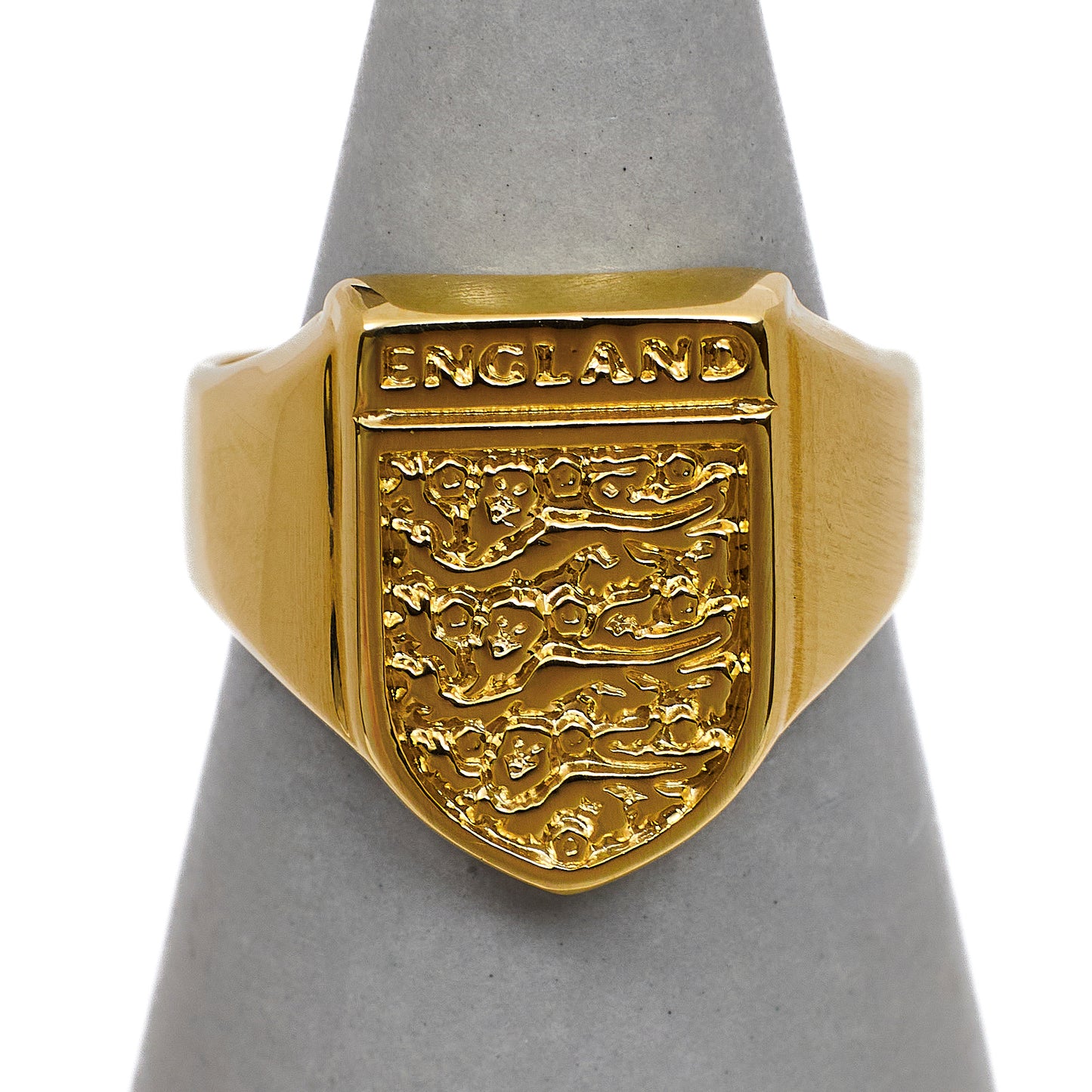 Pre-Owned 9ct Gold 3 Lions England Shield Signet Ring Size O
