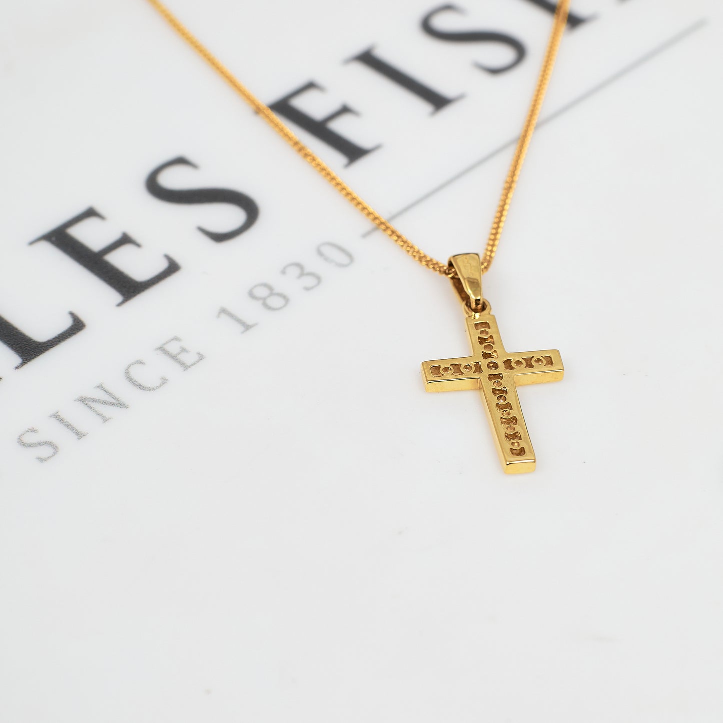 Pre-Owned 9ct Gold CZ Cross Pendant & Chain 18 Inch