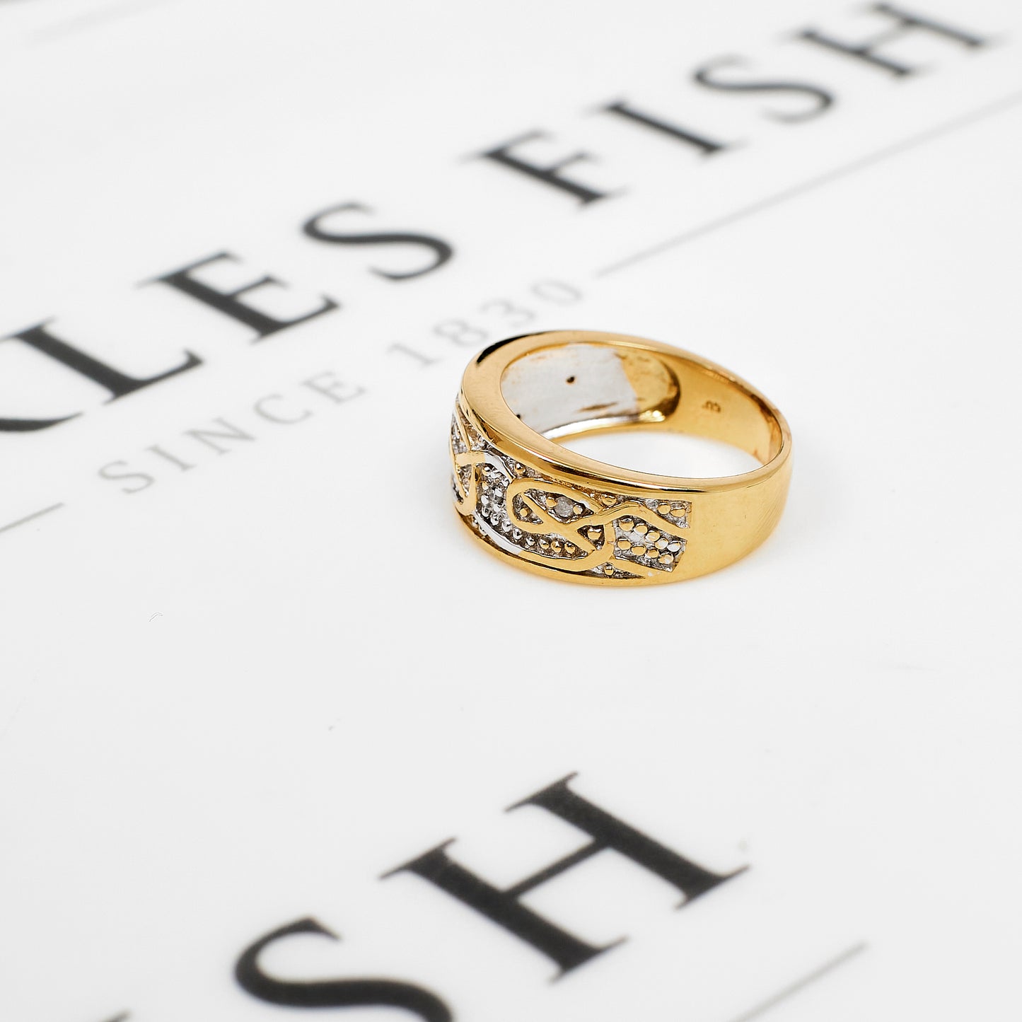 Pre-Owned 9ct Gold 2 Tone Patterned Diamond Band Ring