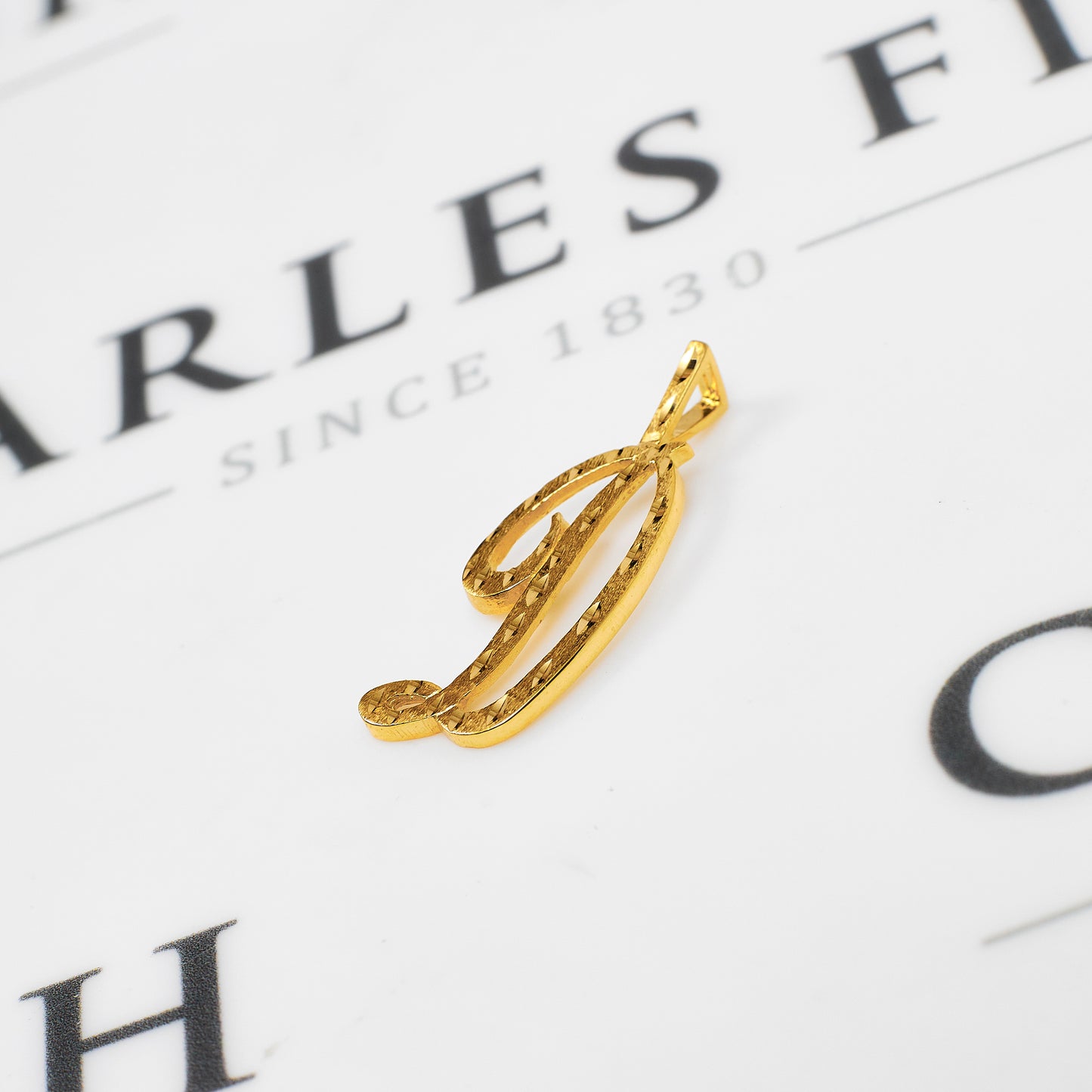 Pre-Owned 9ct Gold Patterned Letter D Initial Pendant