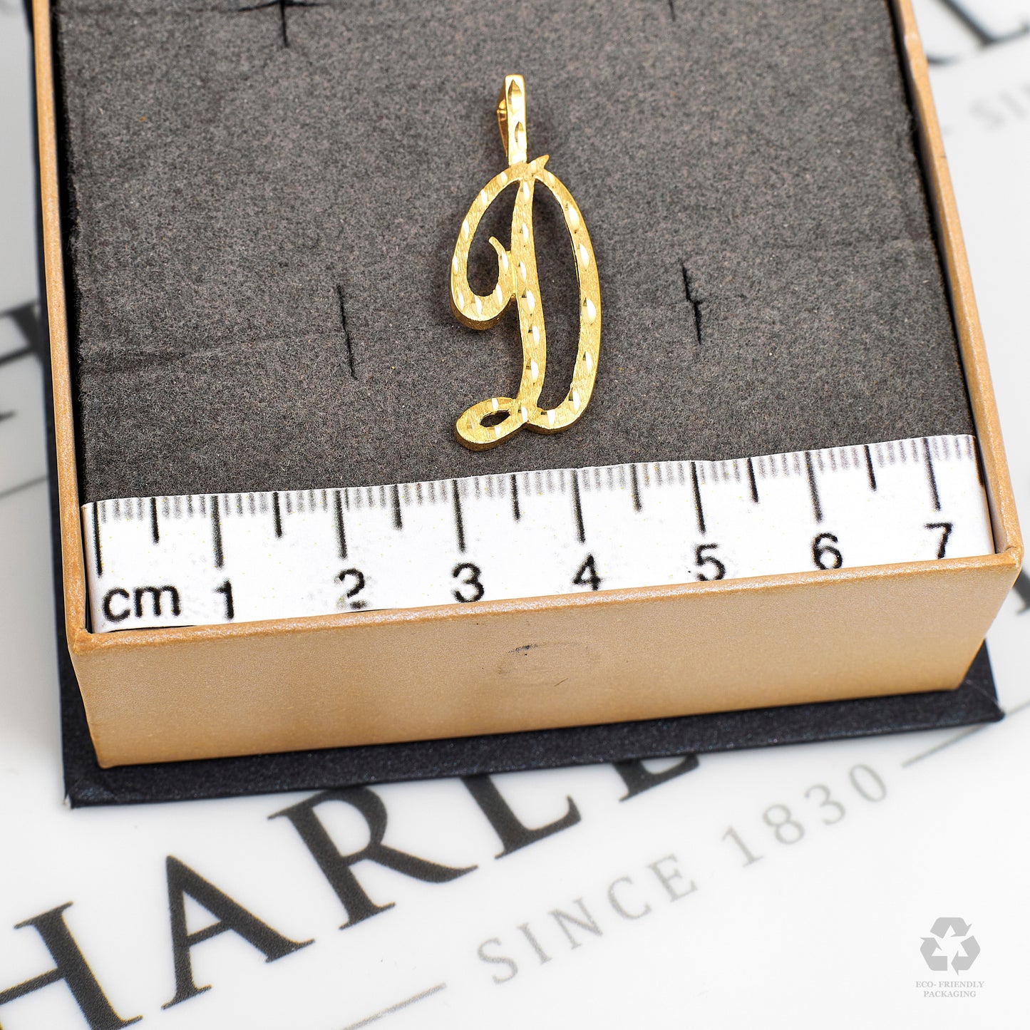 Pre-Owned 9ct Gold Patterned Letter D Initial Pendant