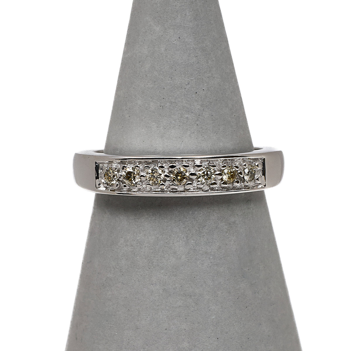 Pre-Owned 9ct Gold 7 Diamond Dress Ring Size J