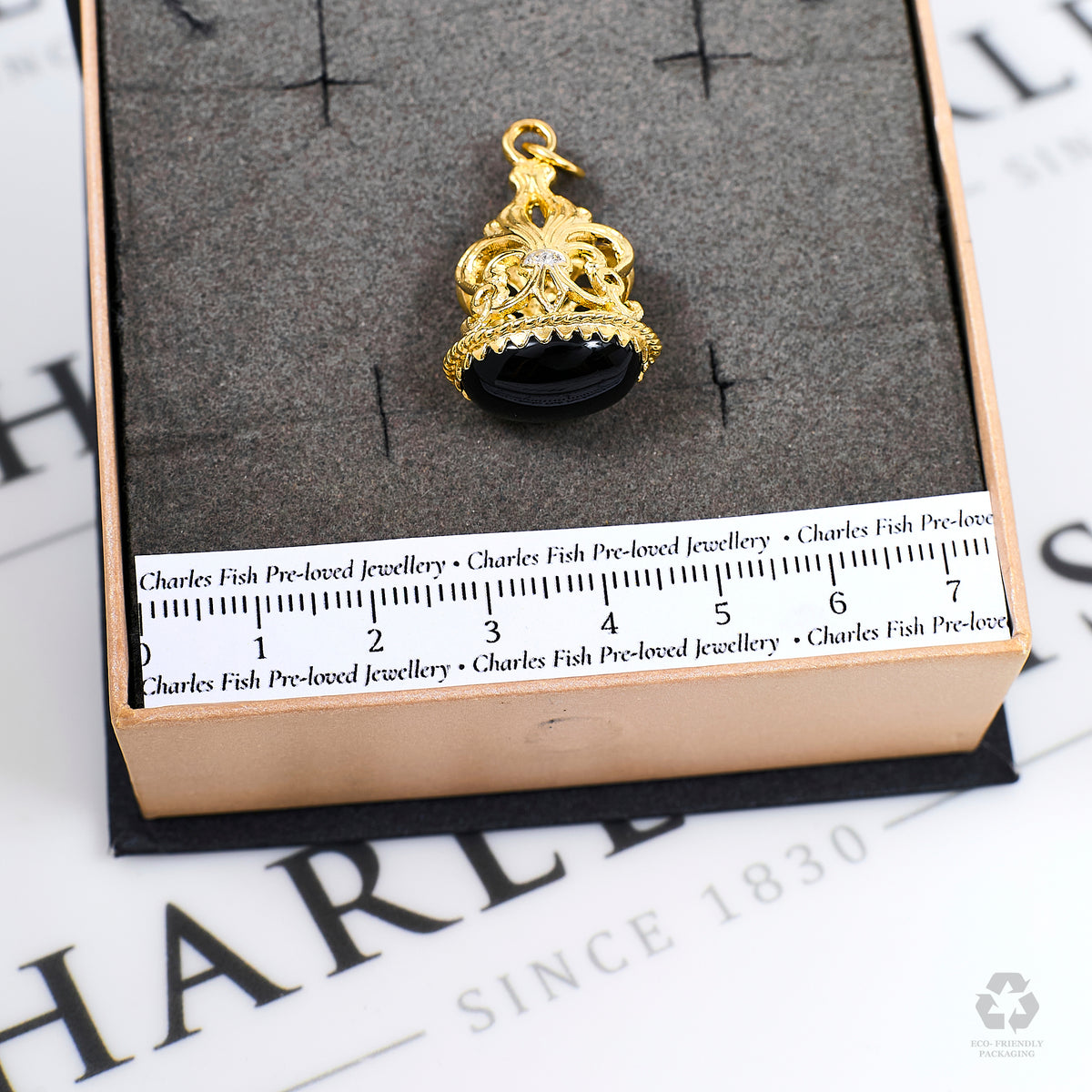 Pre-Owned 9ct Gold Cabochon Onyx & Diamond Fleur De Lis Fob