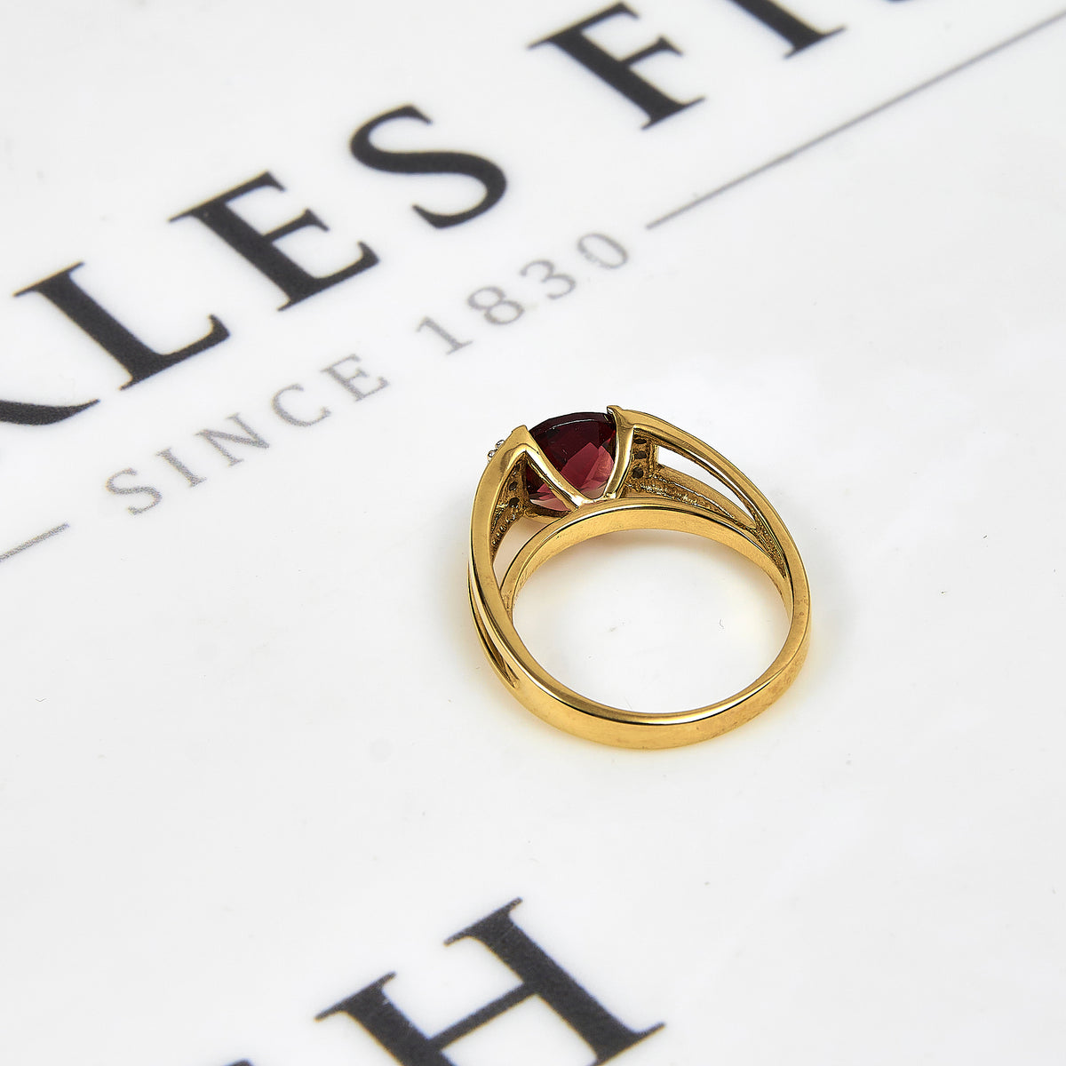 Pre-Owned 9ct Gold Garnet & Diamond Ring Size N