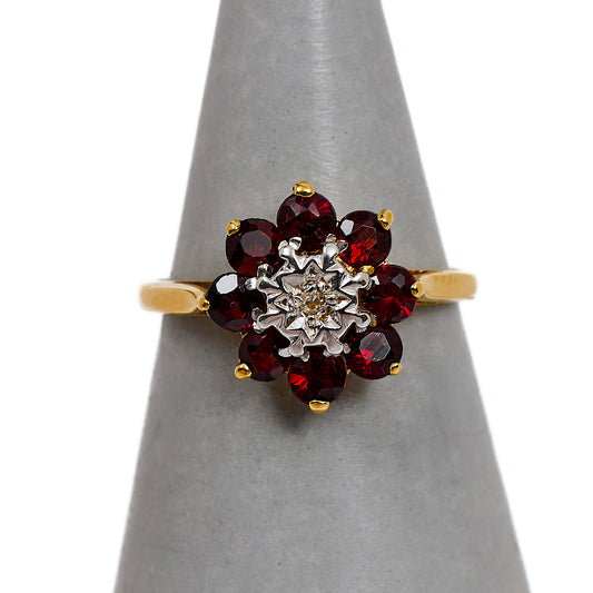 Pre-Owned 9ct Gold Diamond & Garnet Cluster Ring Size K